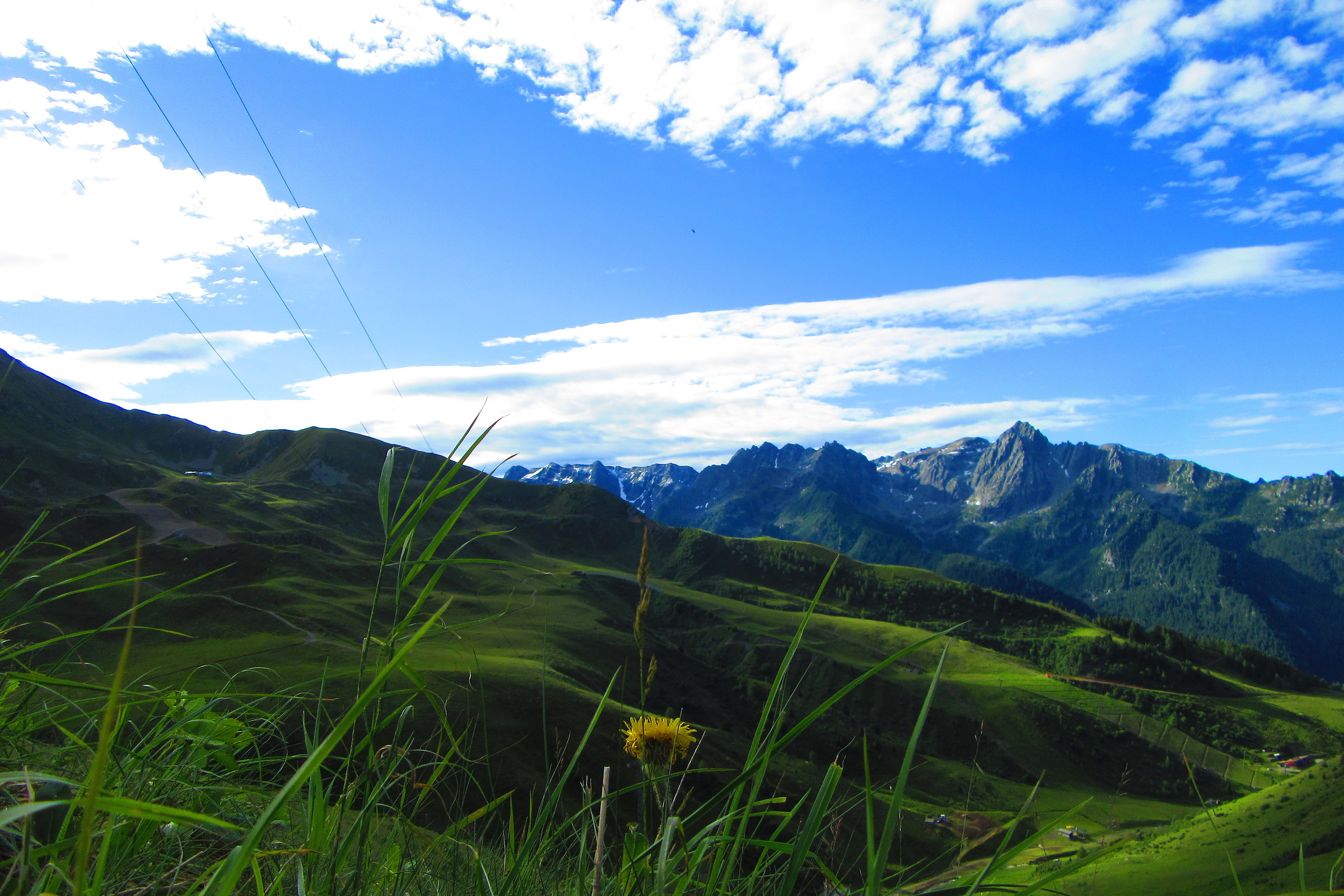 Valle Carisole sullo fondo Pizzo Becco