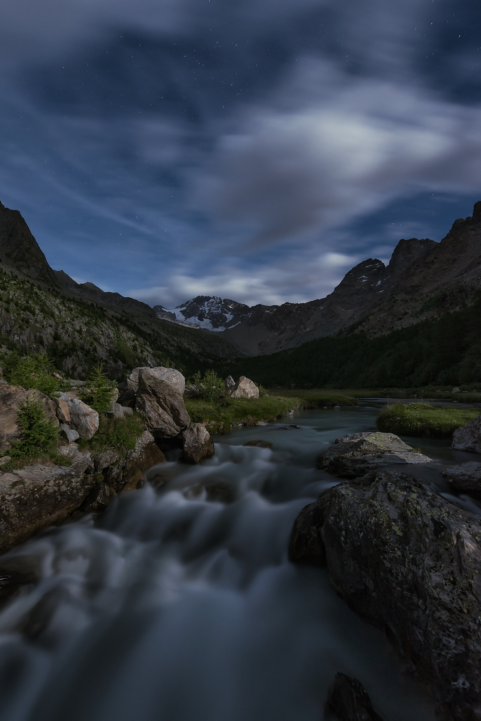 The caress of the moon