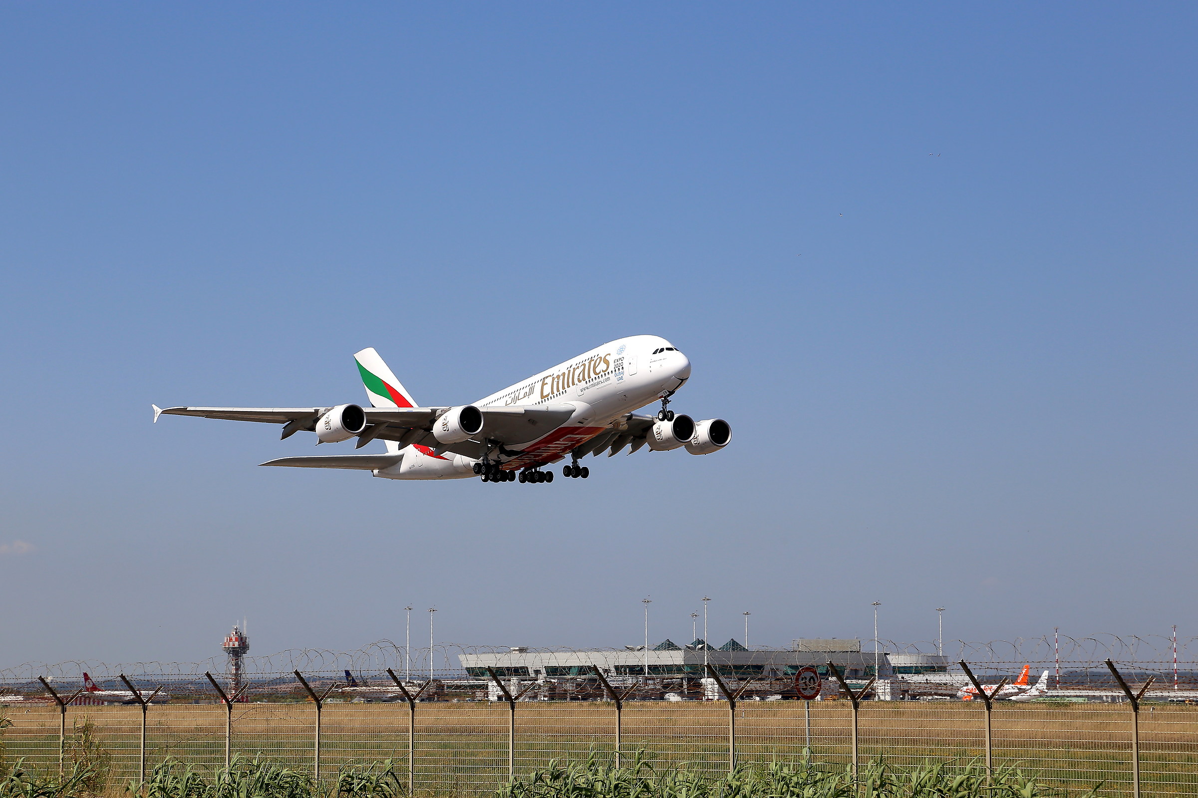 decollo Airbus a380 a Fiumicino