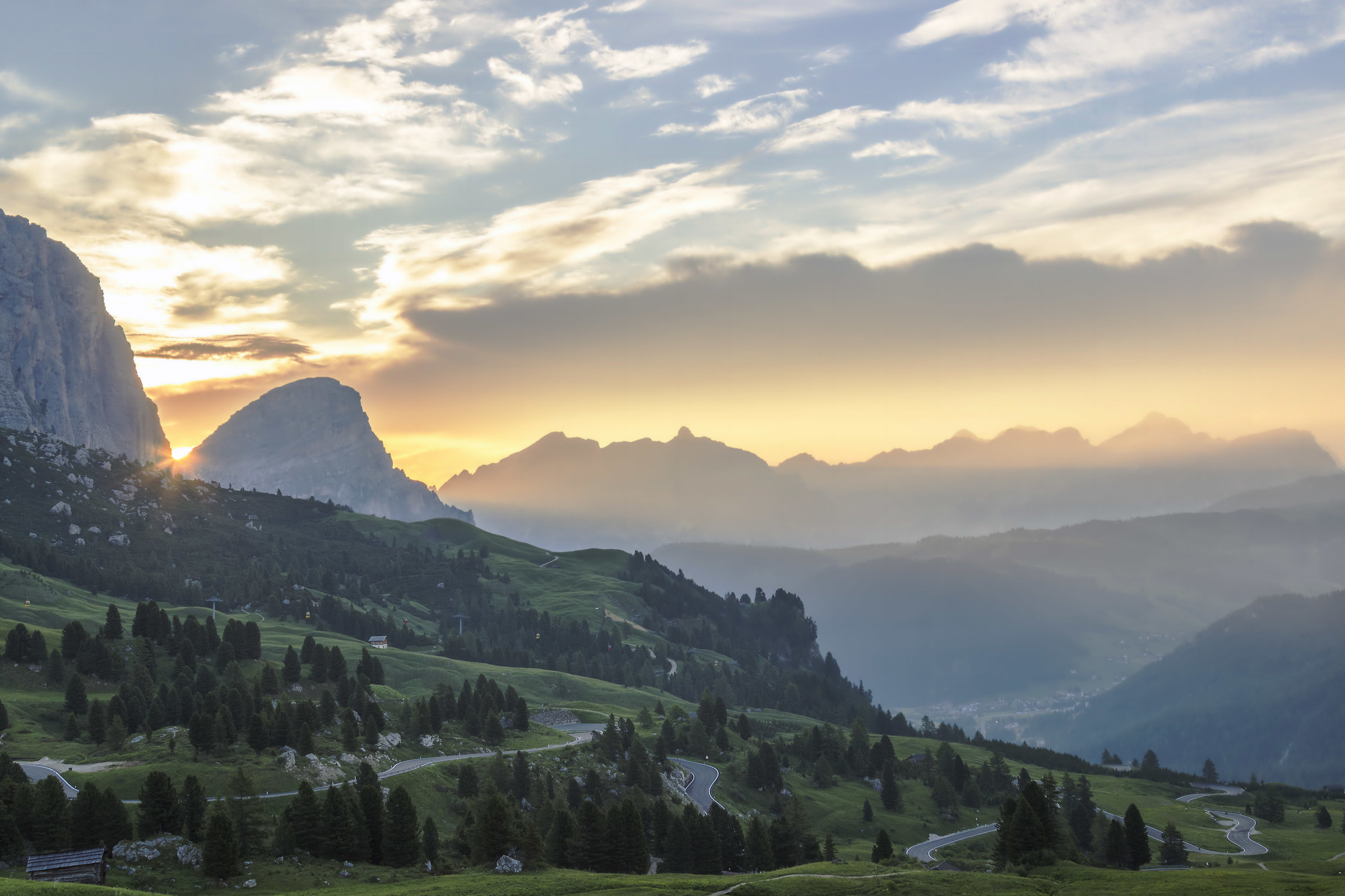 Alba sul passo Gardena