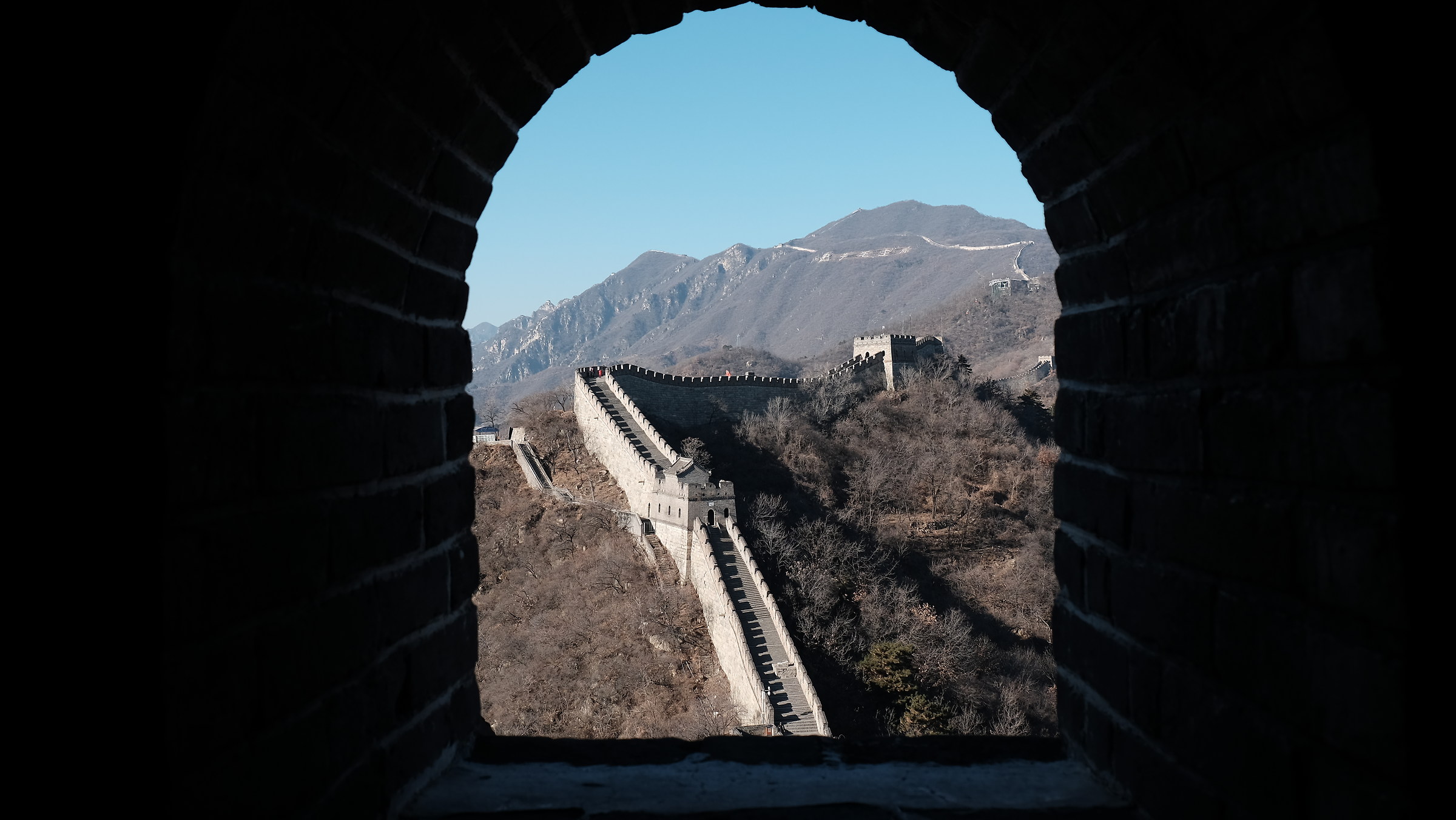 And I see the wall from a porthole