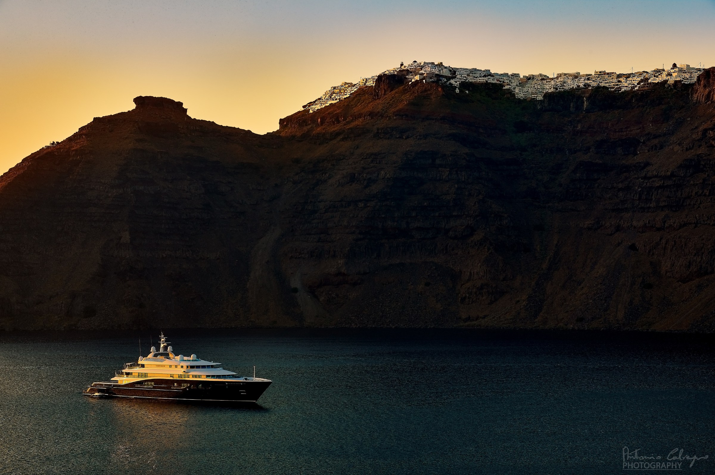Luci del tramonto su Santorini