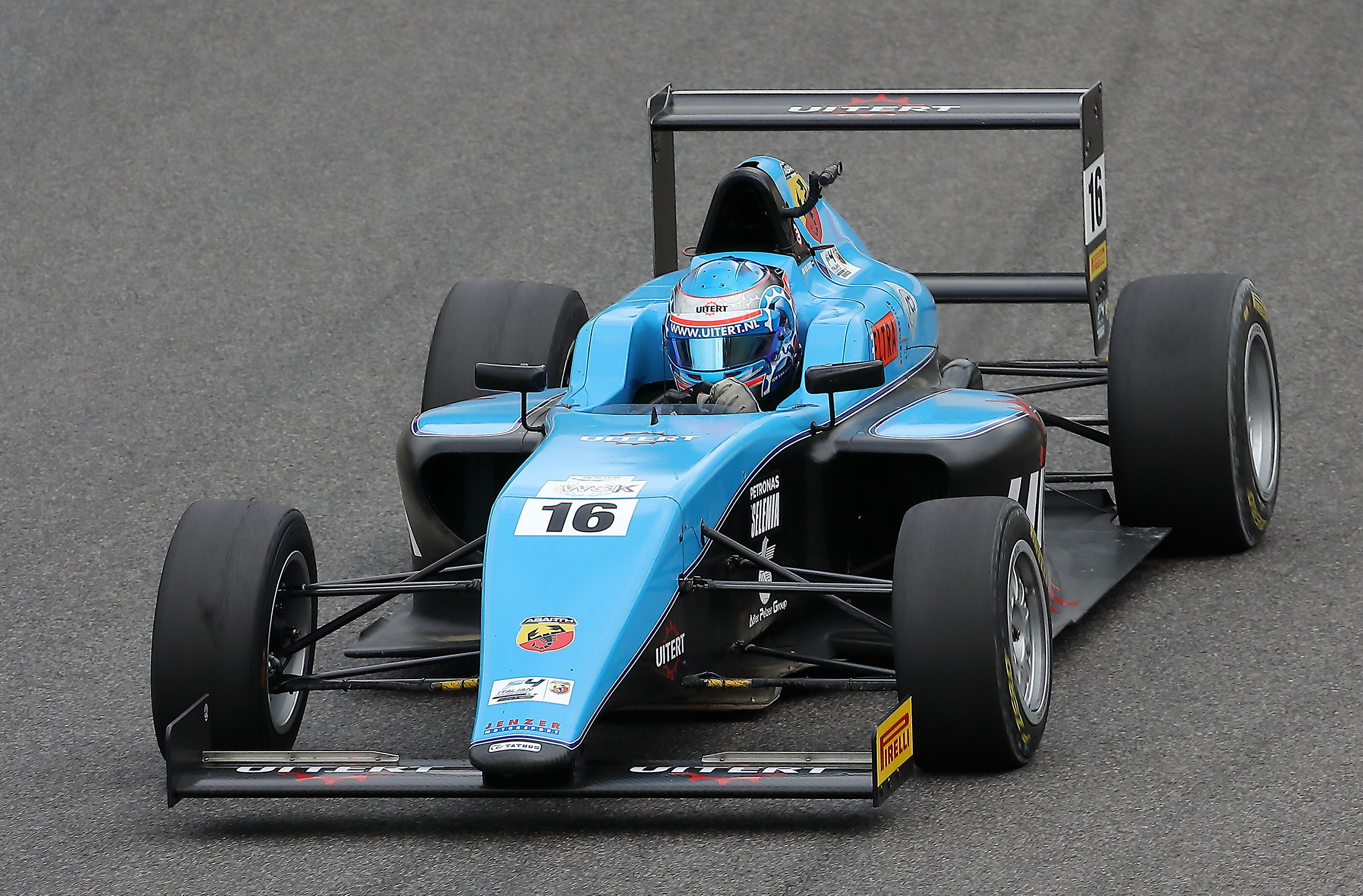 Free trial of Friday morning. Italian F4