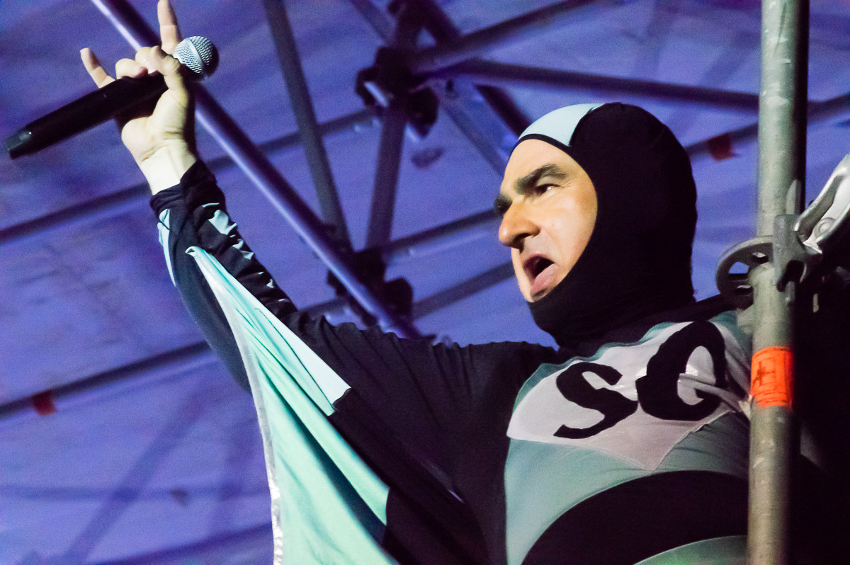 ..think the nail goes to the handle ..