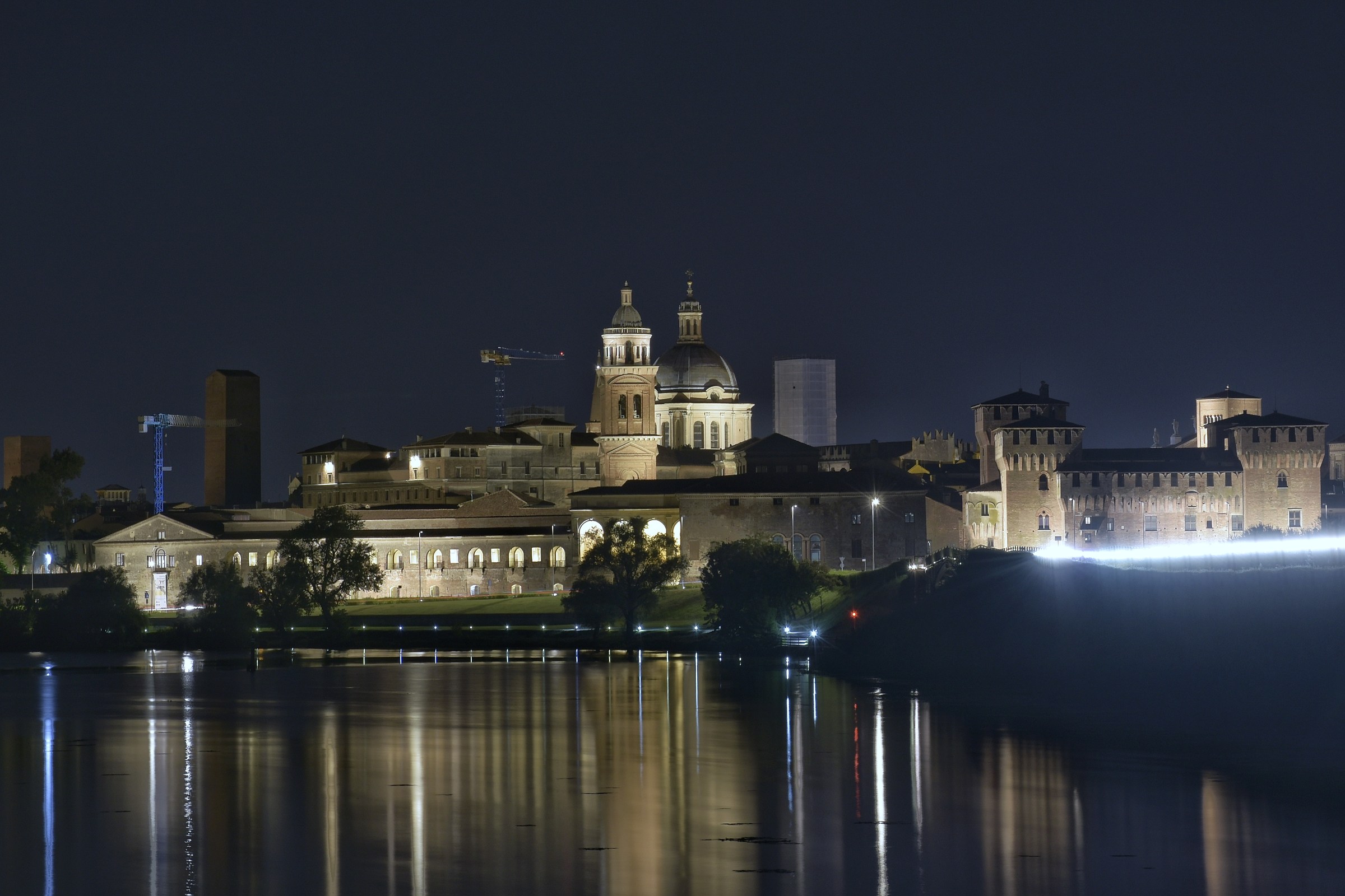 Mantua at night