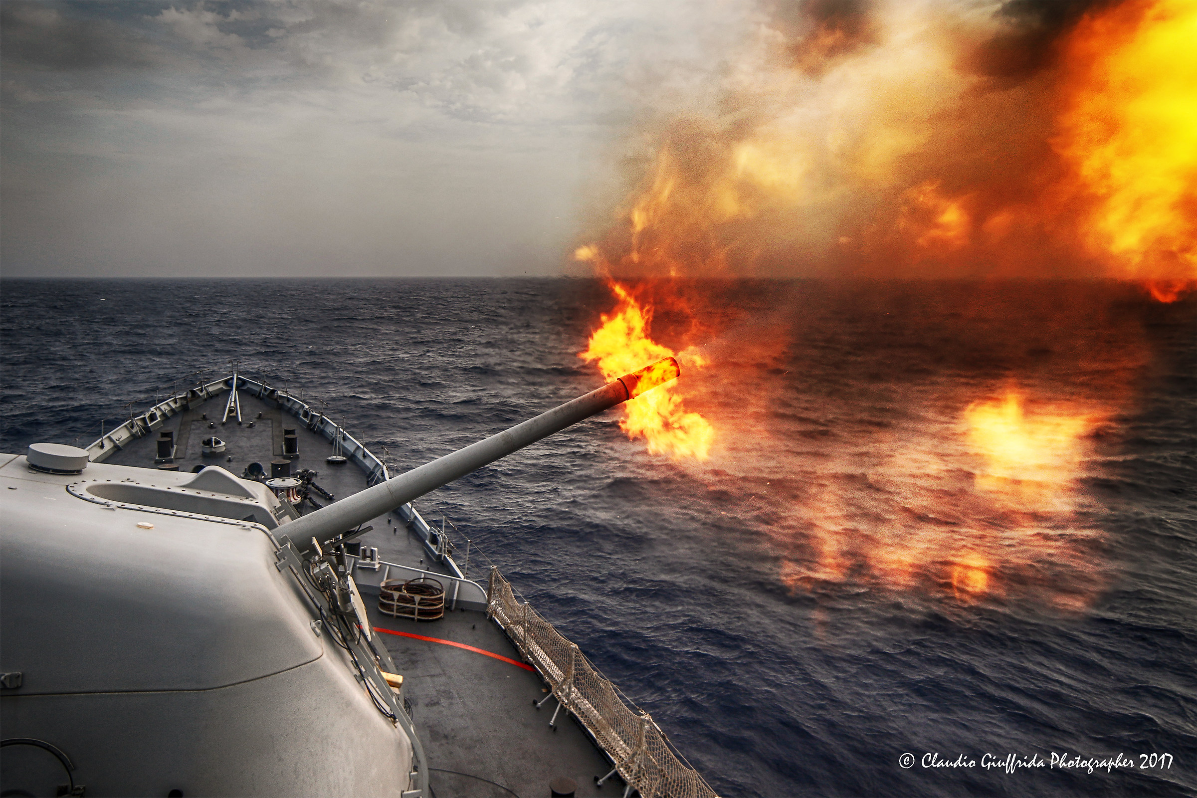 fuoco cannone polivalente 127/54 mm