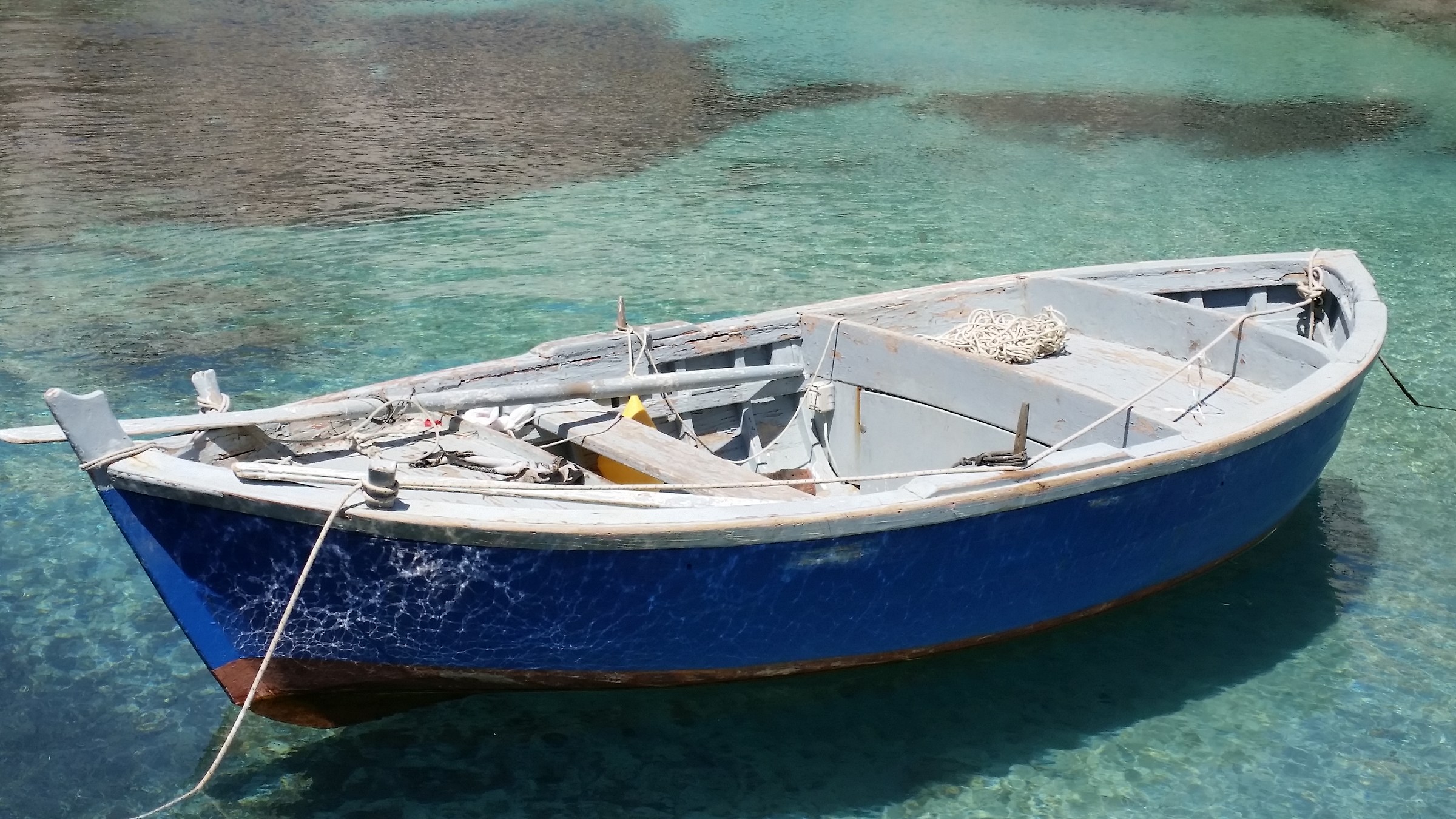 barca nel Porto di Castro