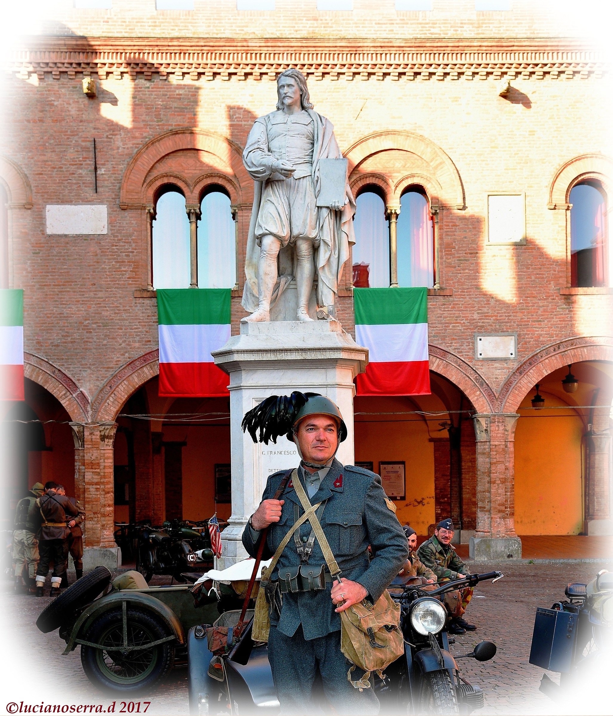 Figurante con divisa militare della II Guerra Mondiale