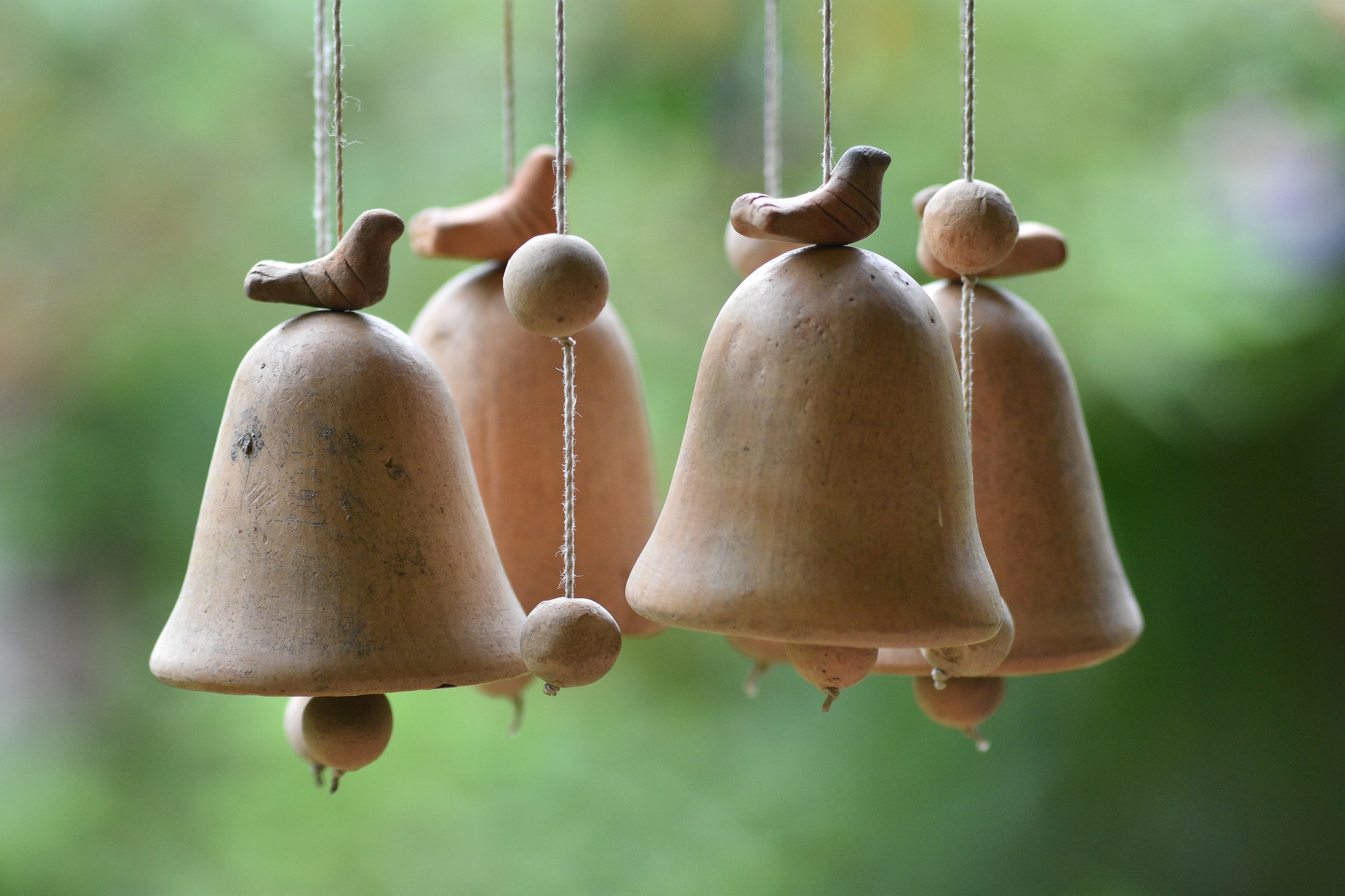 Campanas (de lo oscuro hacia lo claro)