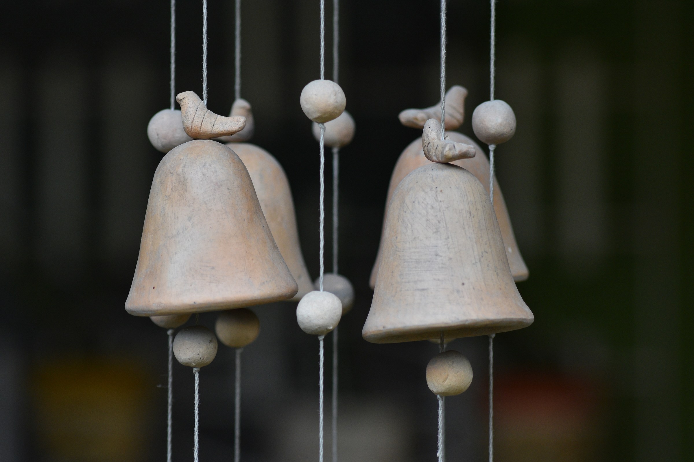 Campanas (de lo claro hacia lo oscuro)