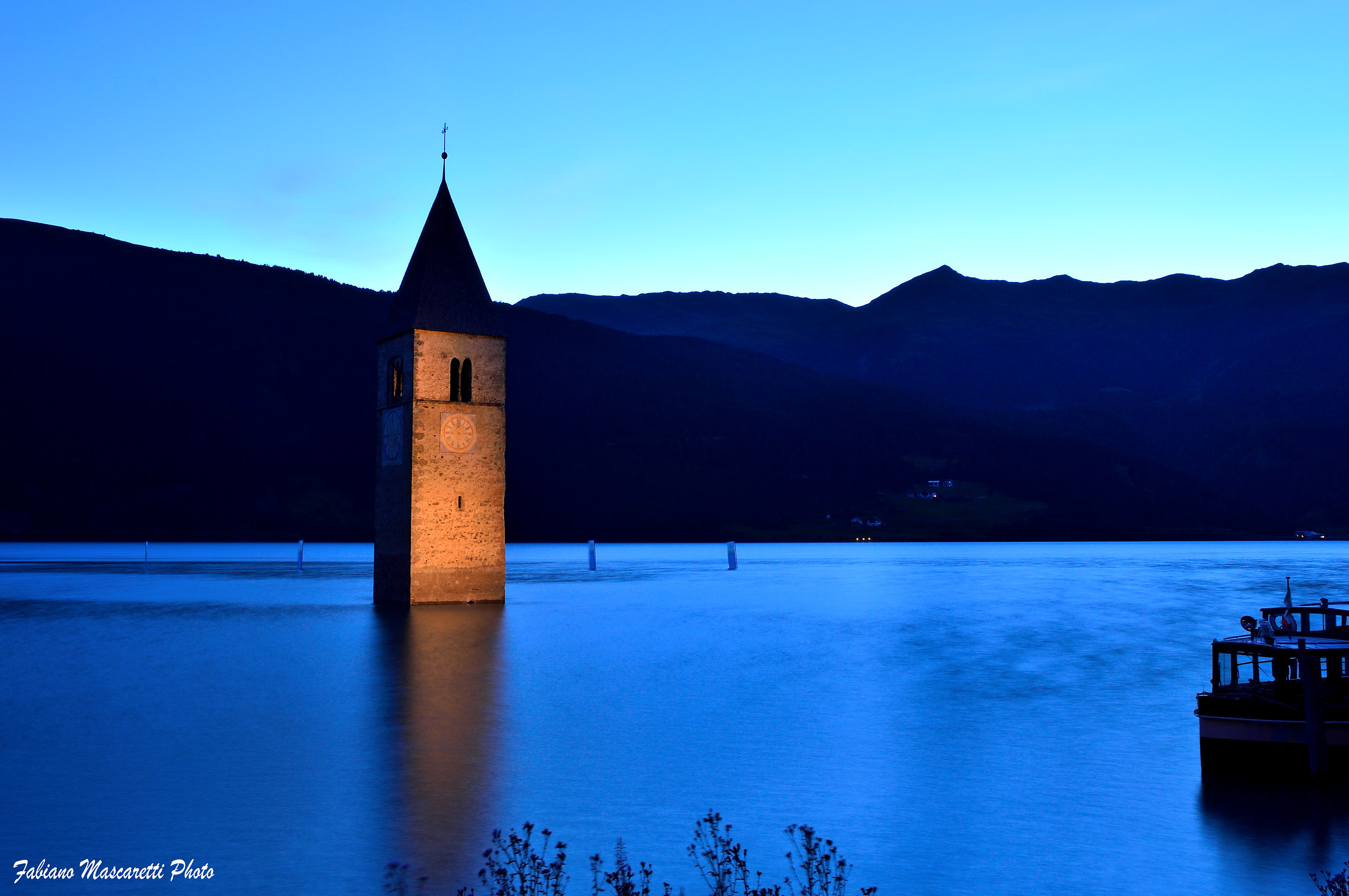 Lago Resia all'Ora Blu
