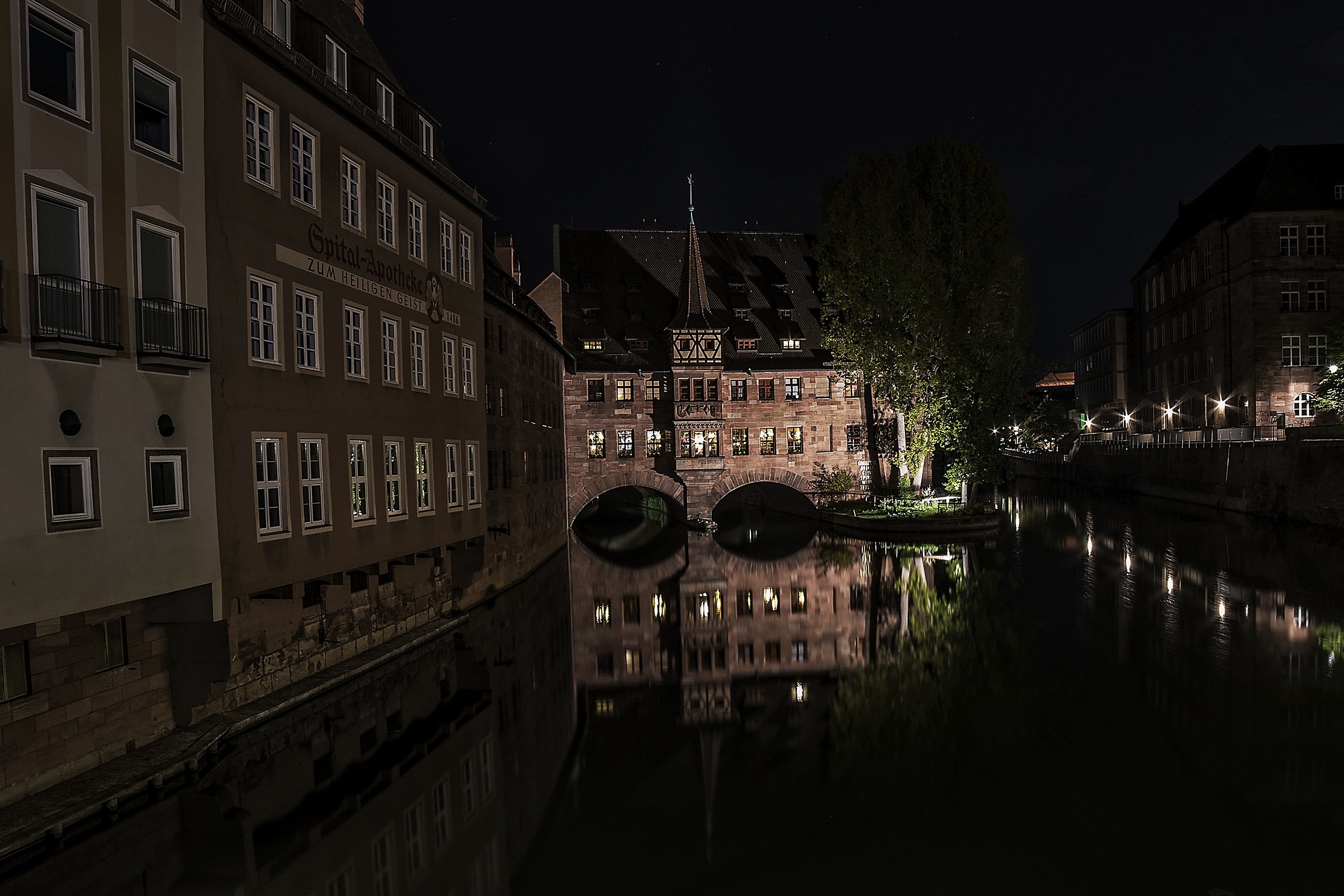 Nuremberg in the night mirror