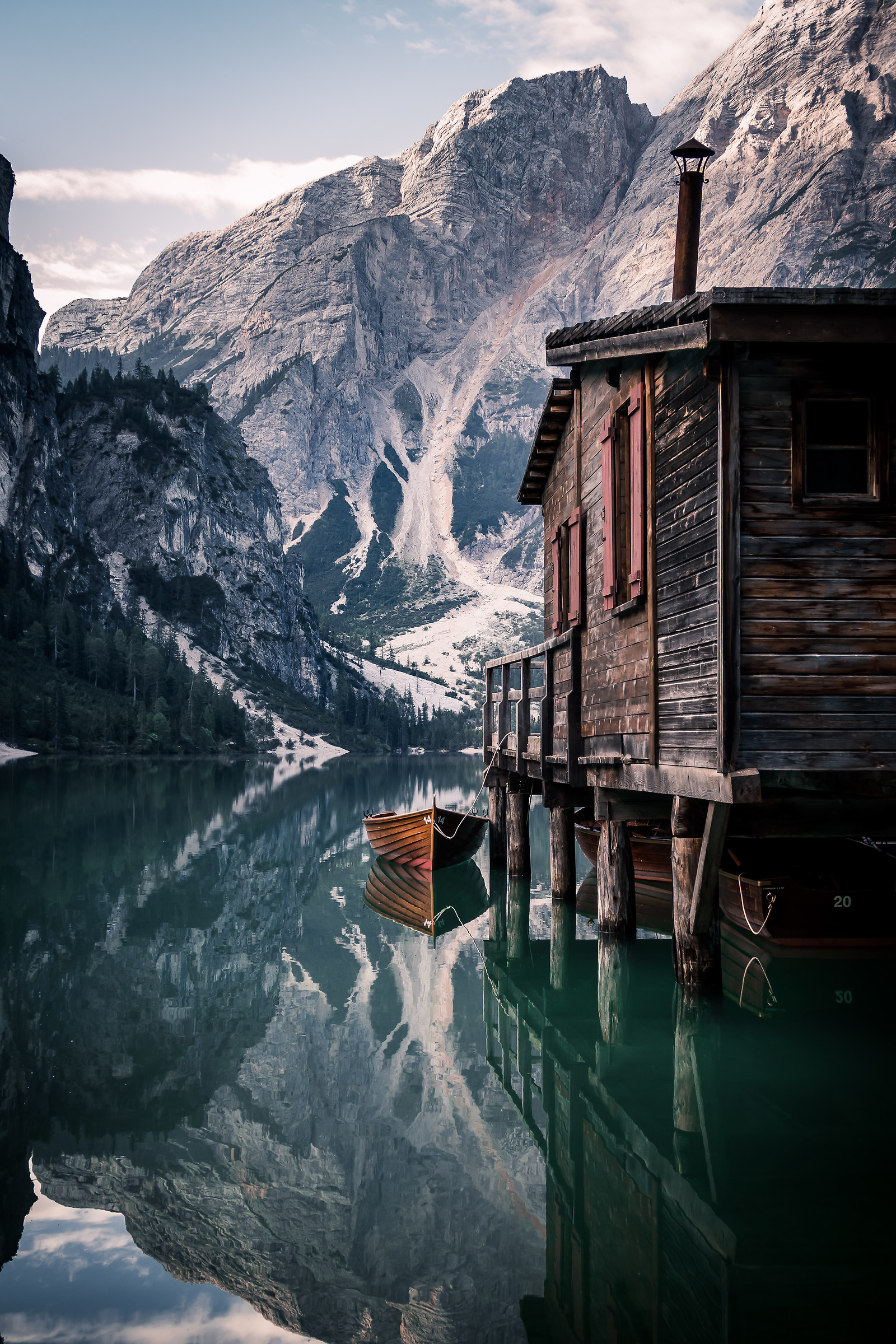 Alba al Lago di Braies