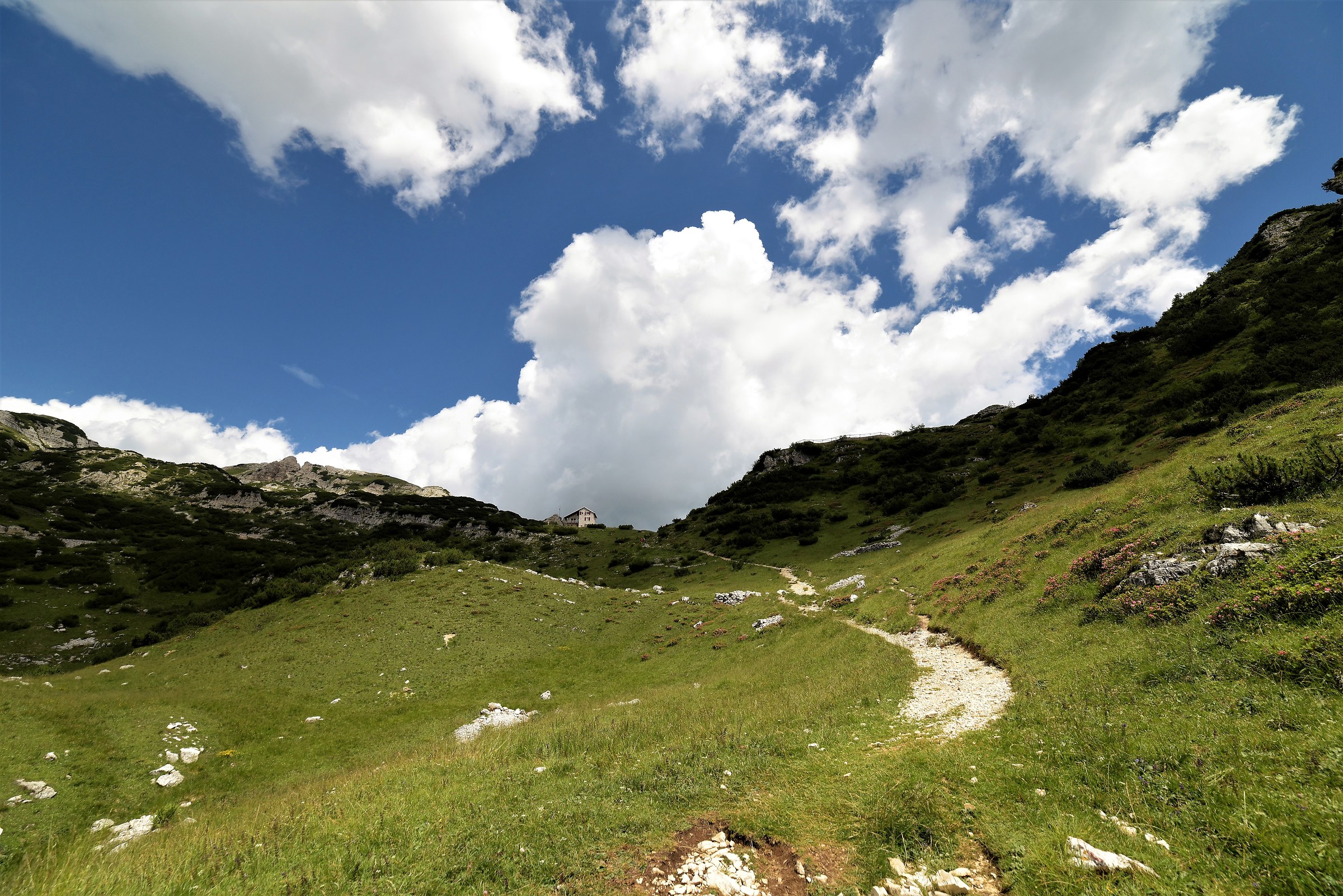 Scalorbi hut, Lessini mountains