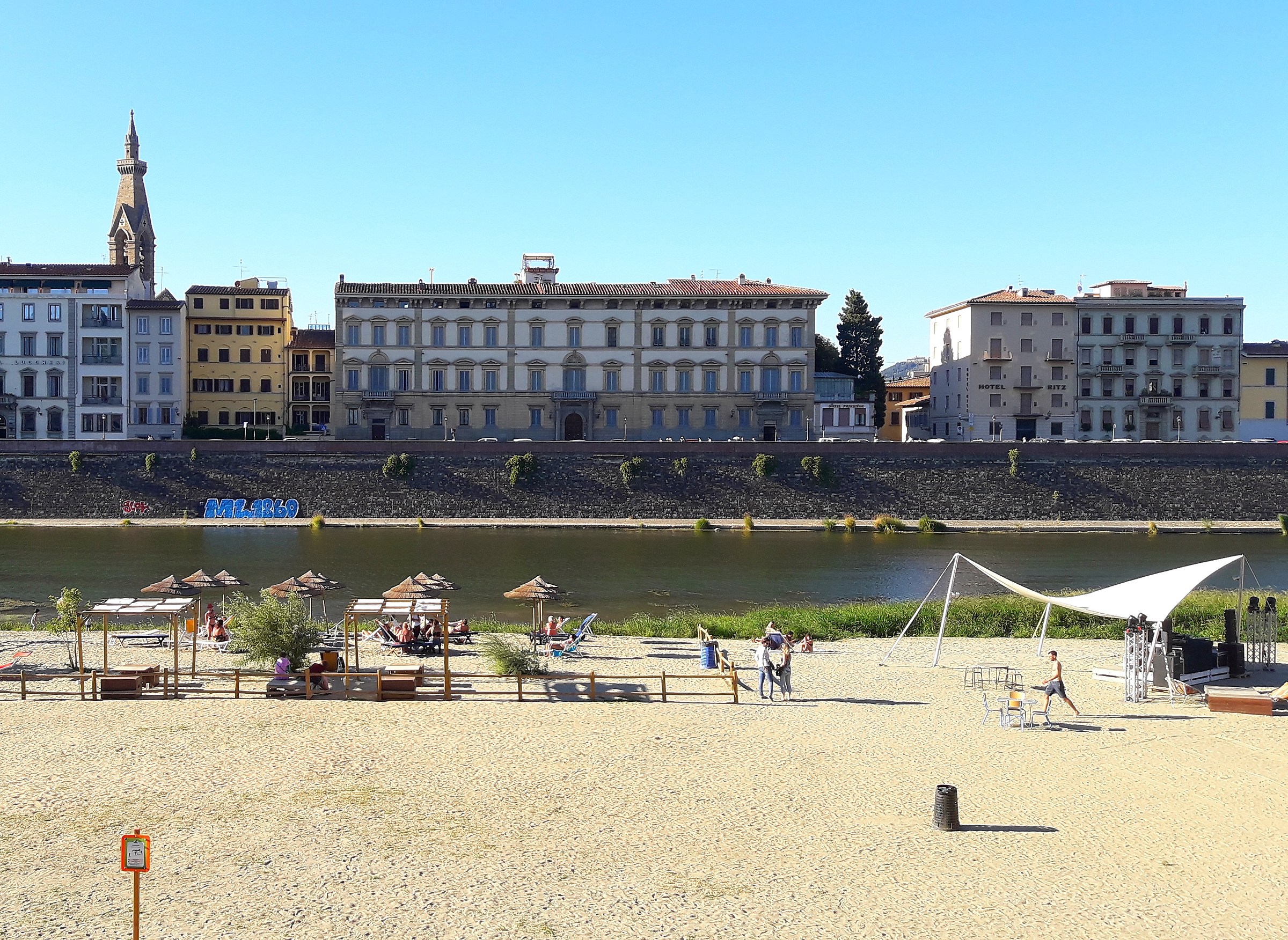 Firenze-spiaggia urbana