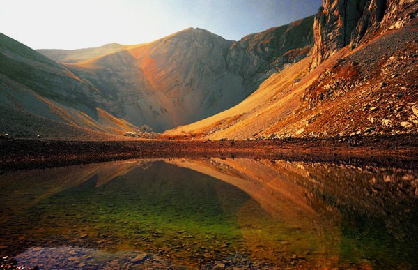 al tramonto  sul lago di pilato