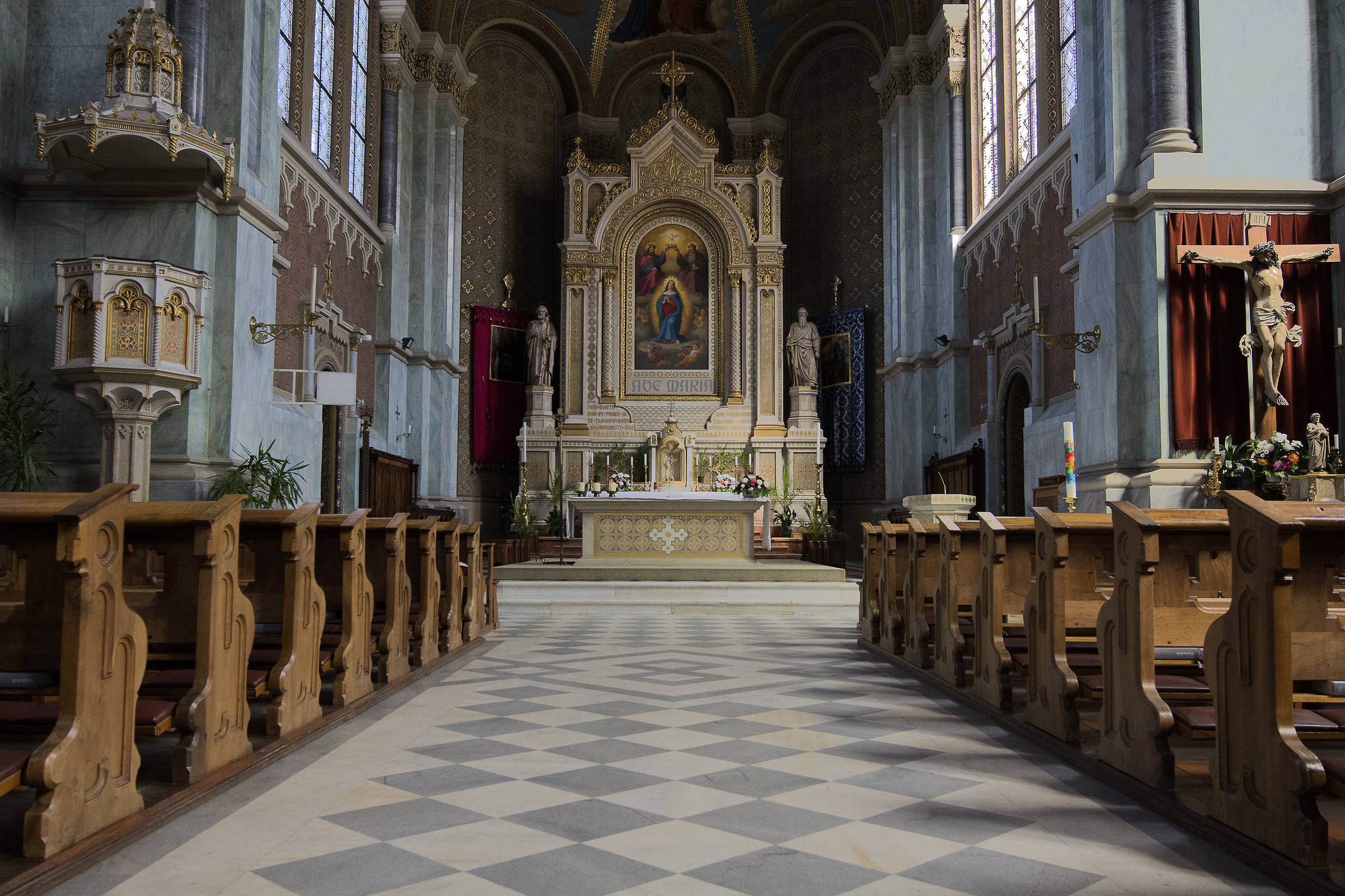 Duomo di Brunico, interno.