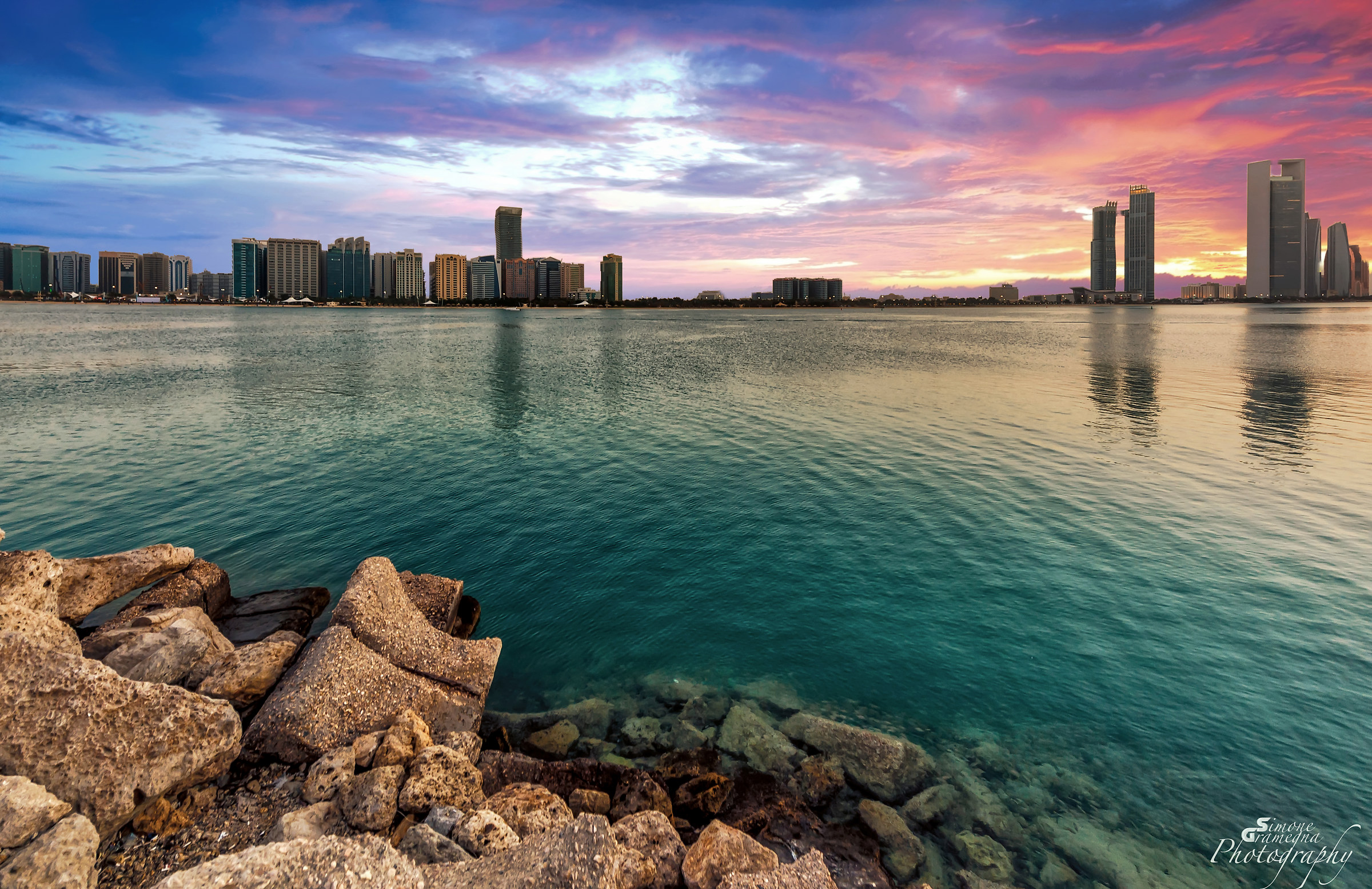 Tramonto invernale ad Abu Dhabi
