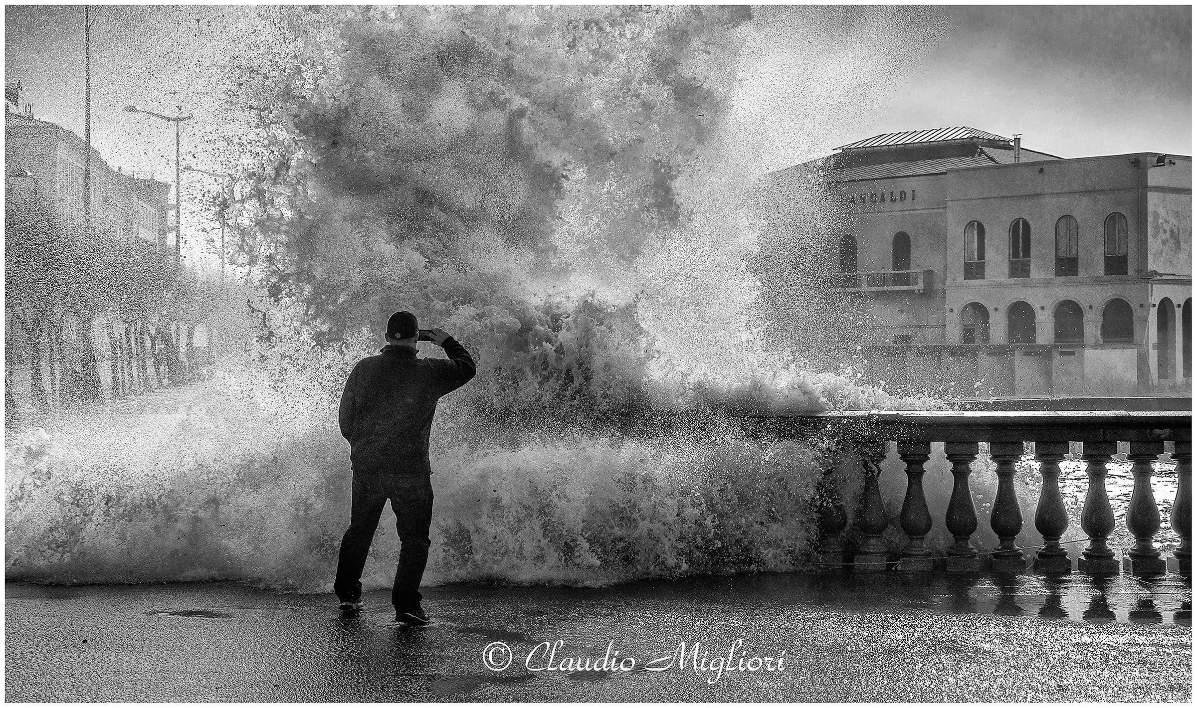 Temerary photographer