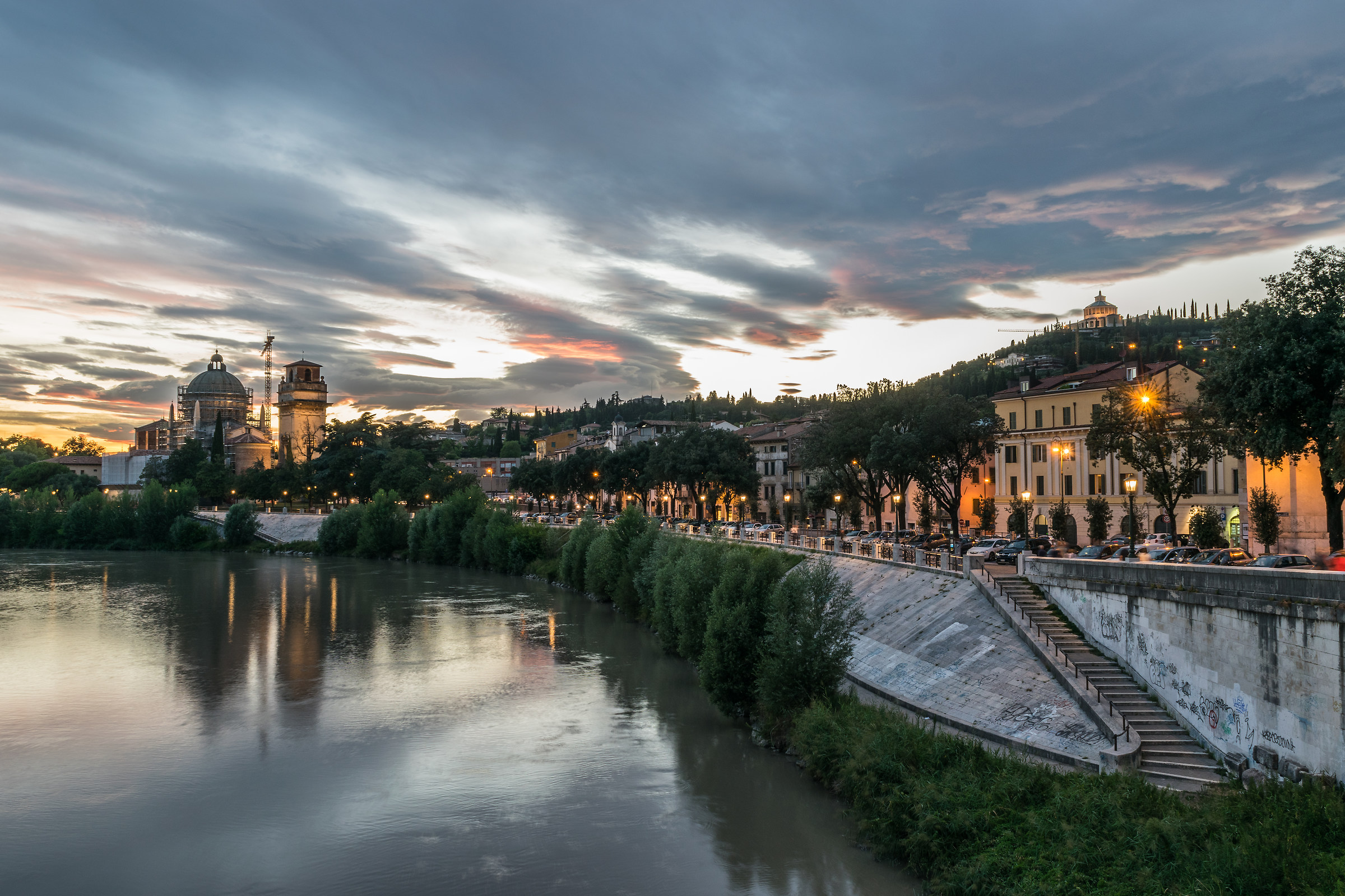 A ovest del Ponte Pietra