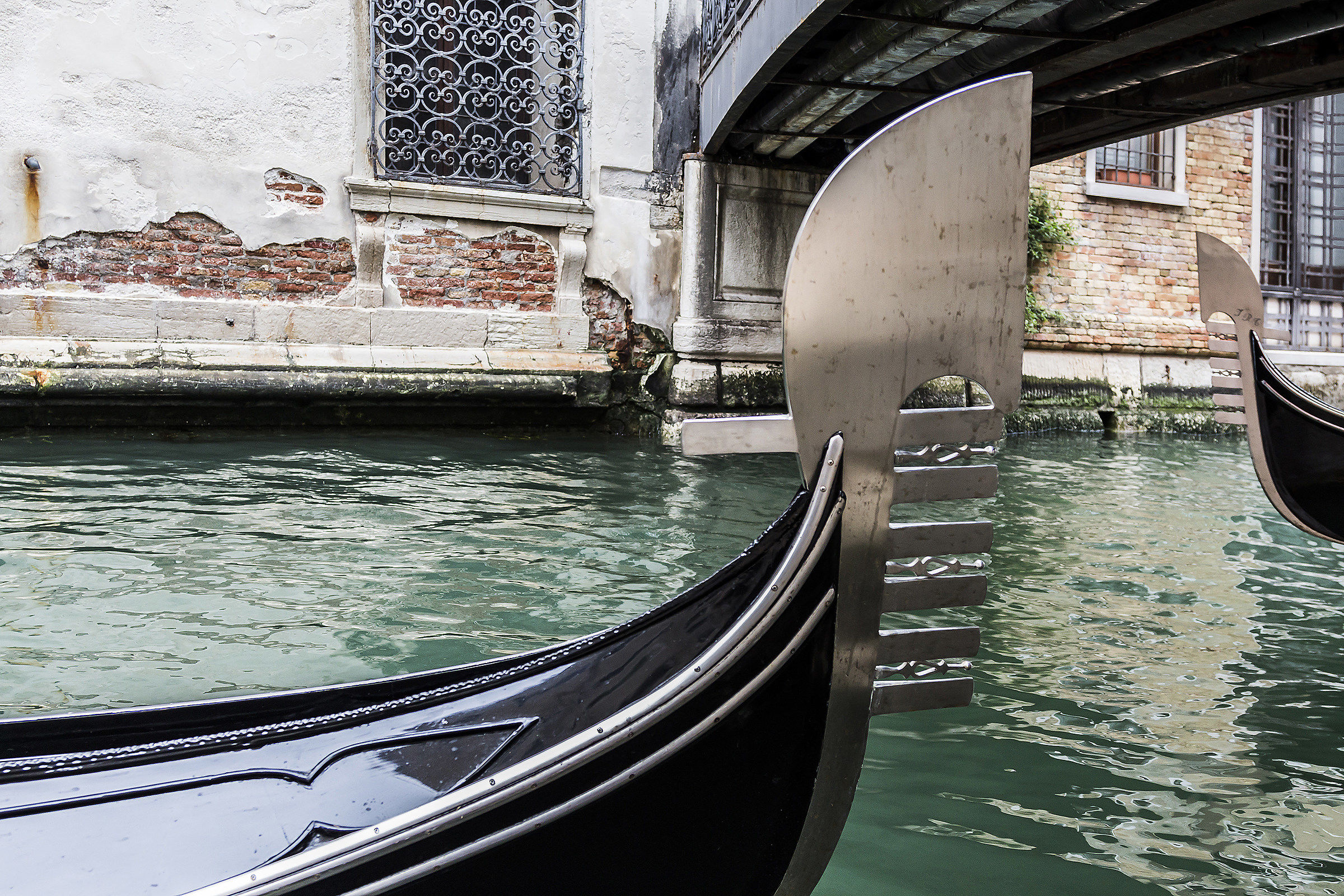 Opposite Directions (Bow or Comb Iron) 2