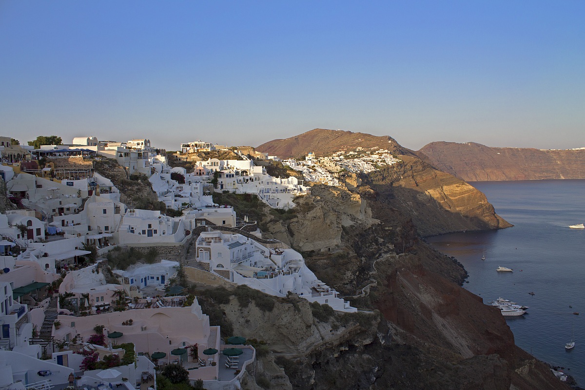 Oia Santorini ...