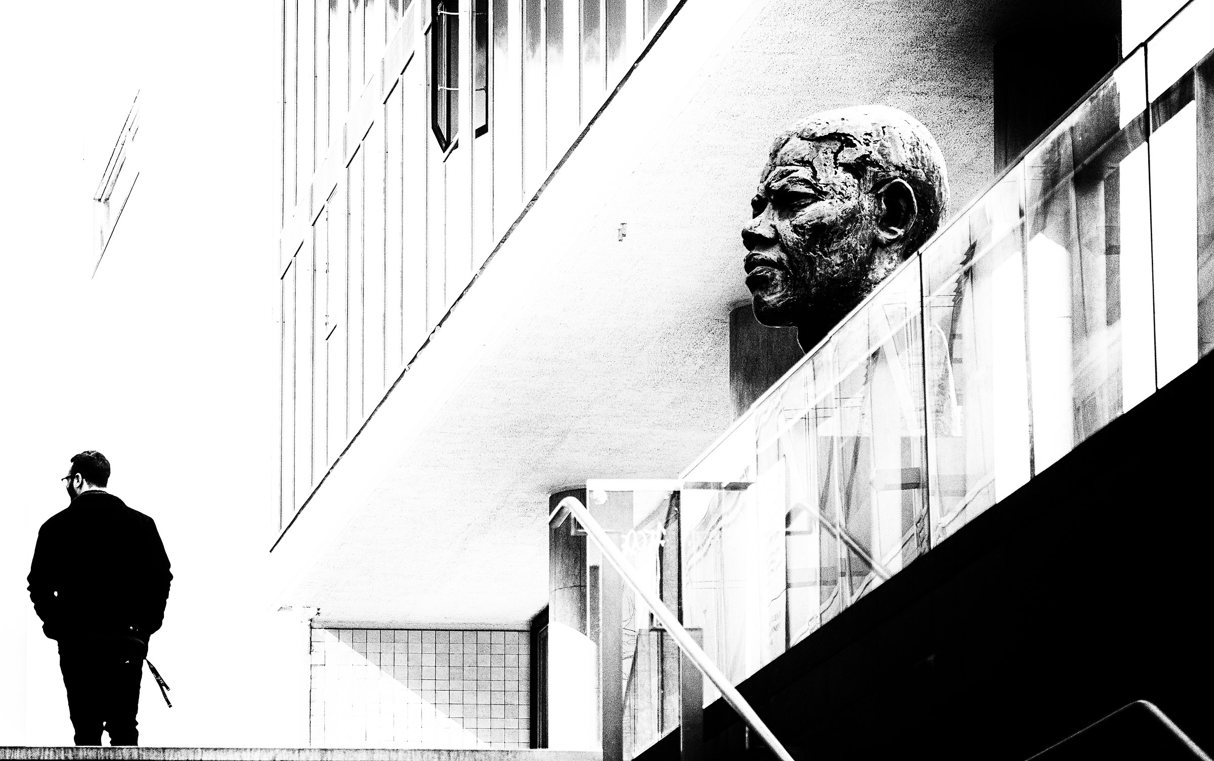 Sotto lo sguardo vigile di Nelson Mandela