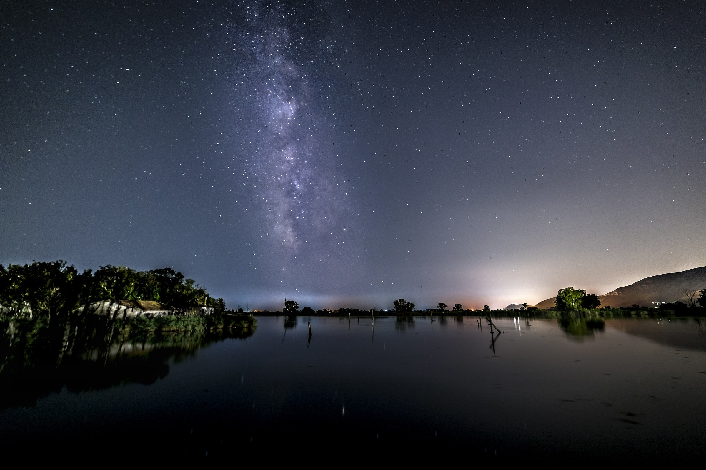 la via lattea sul lago