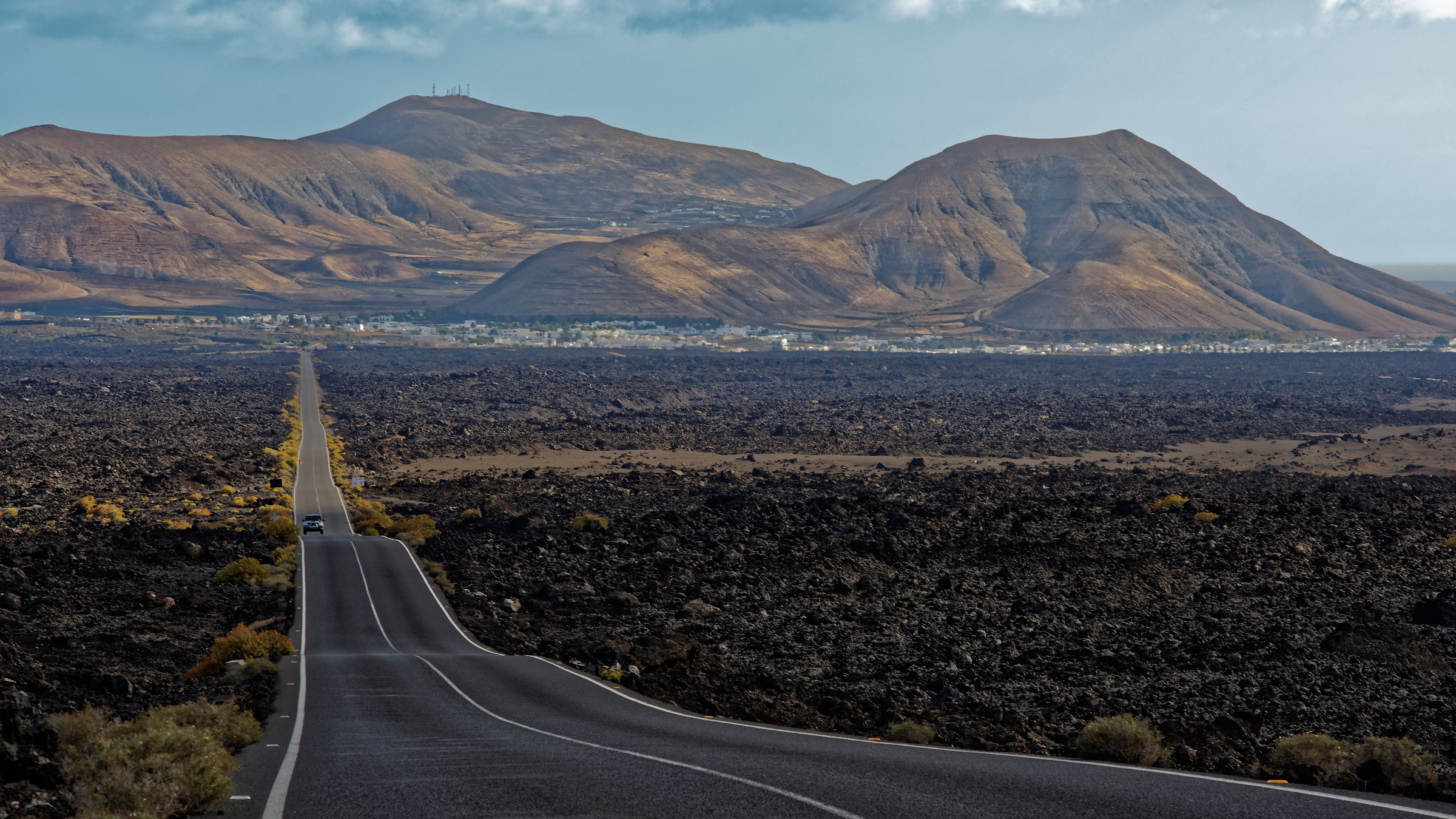 On the road to Timanfaya, Lazarote