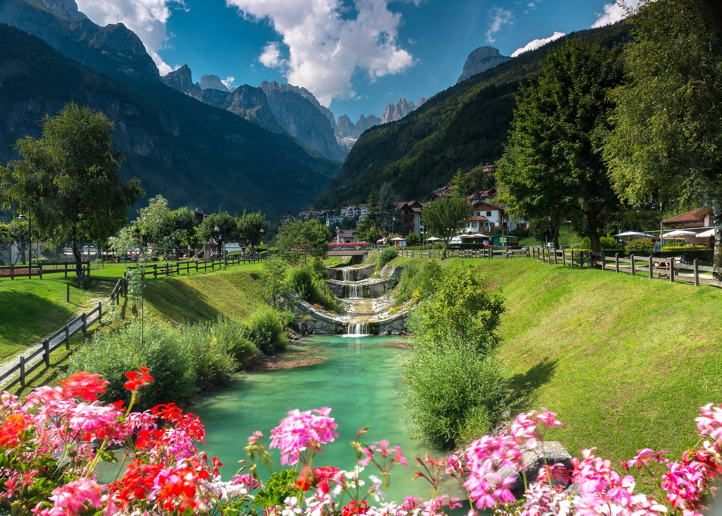 Dalla cima Ciclamino verso il lago di Molveno