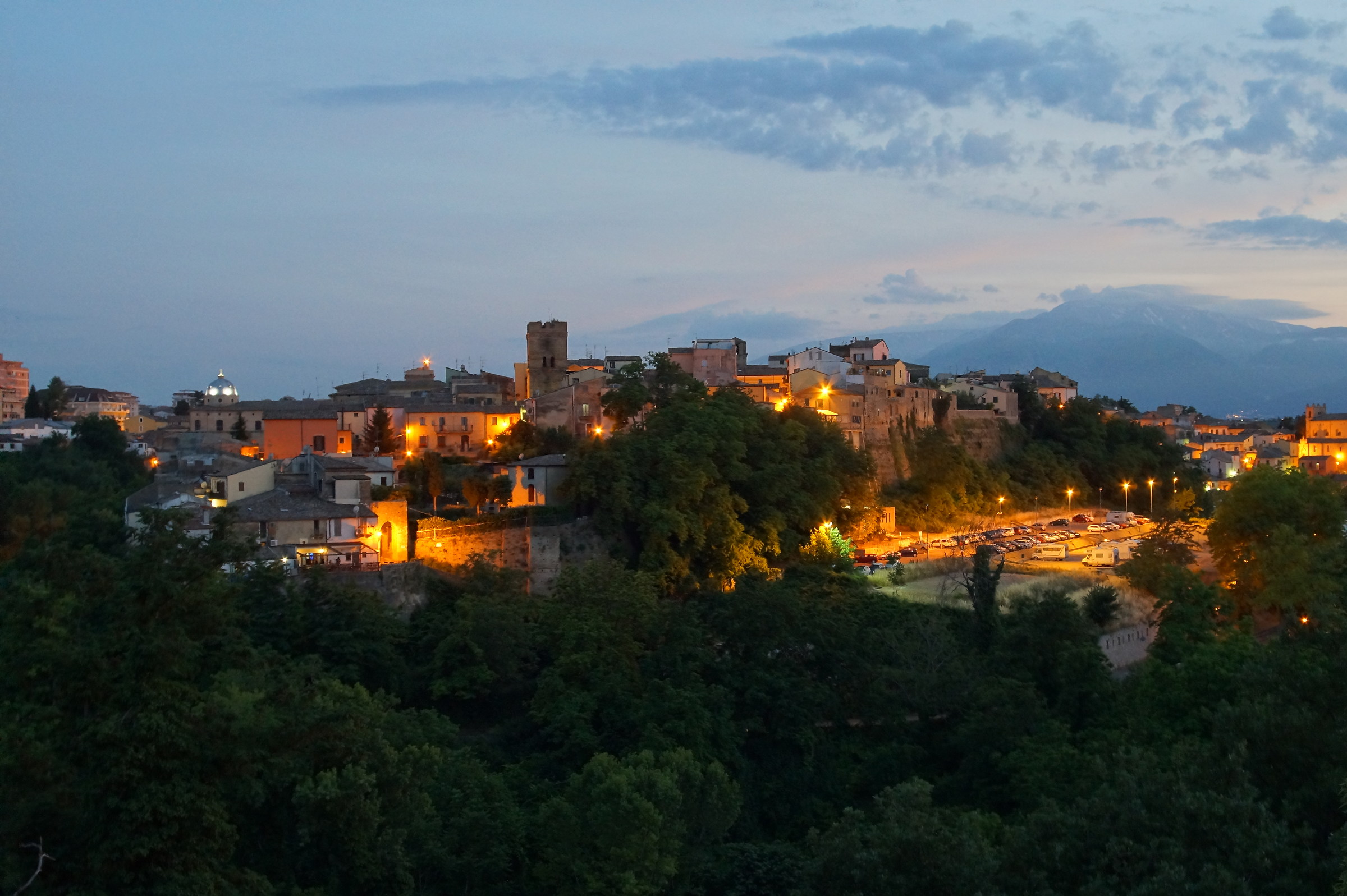 The night comes down