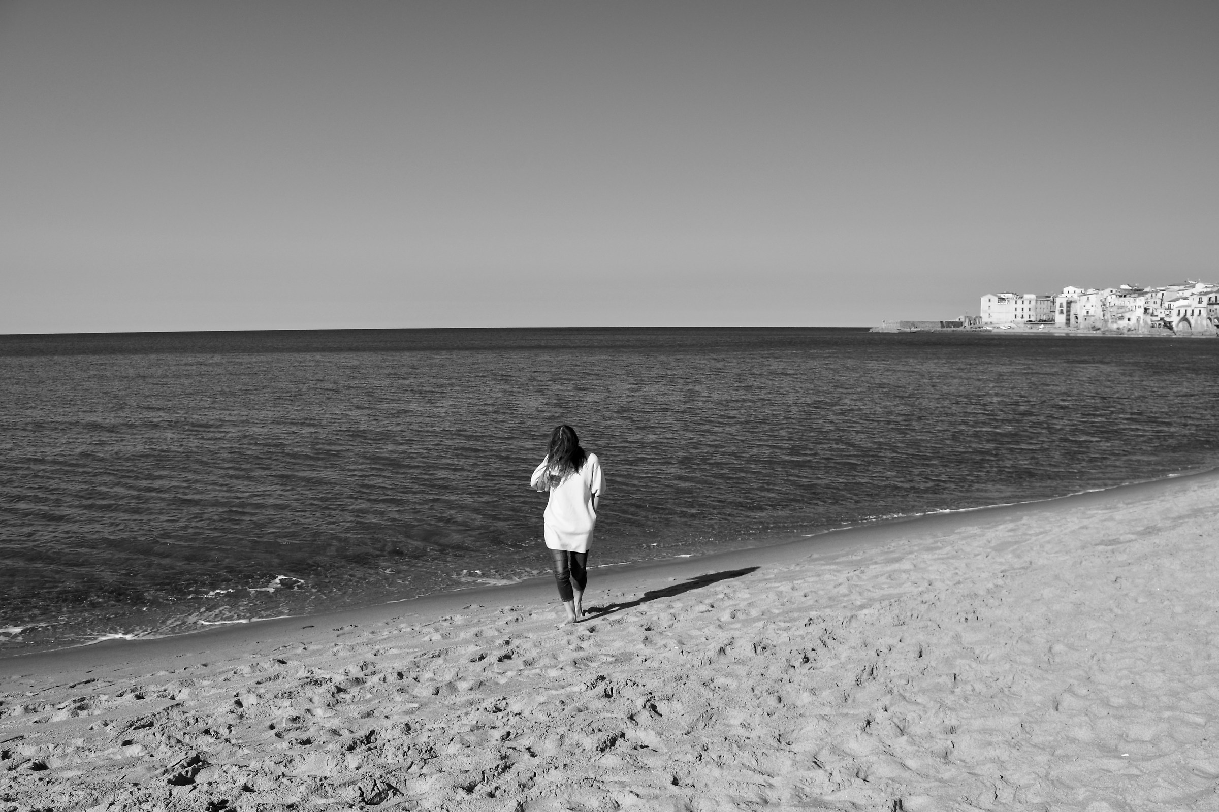Beach in b & w