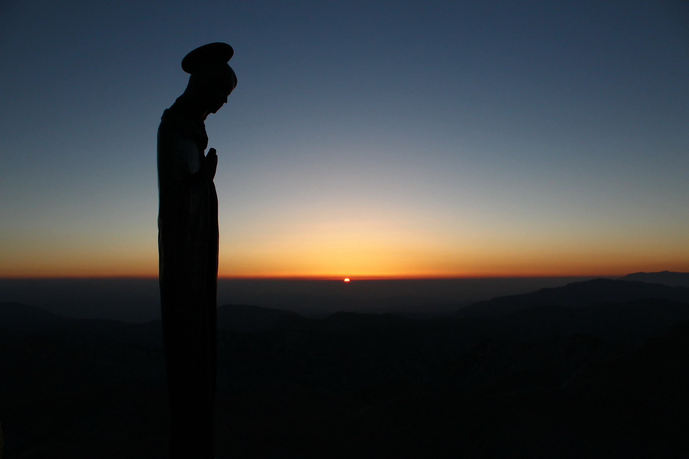 Alba sul Monte Velino - La Madonnina