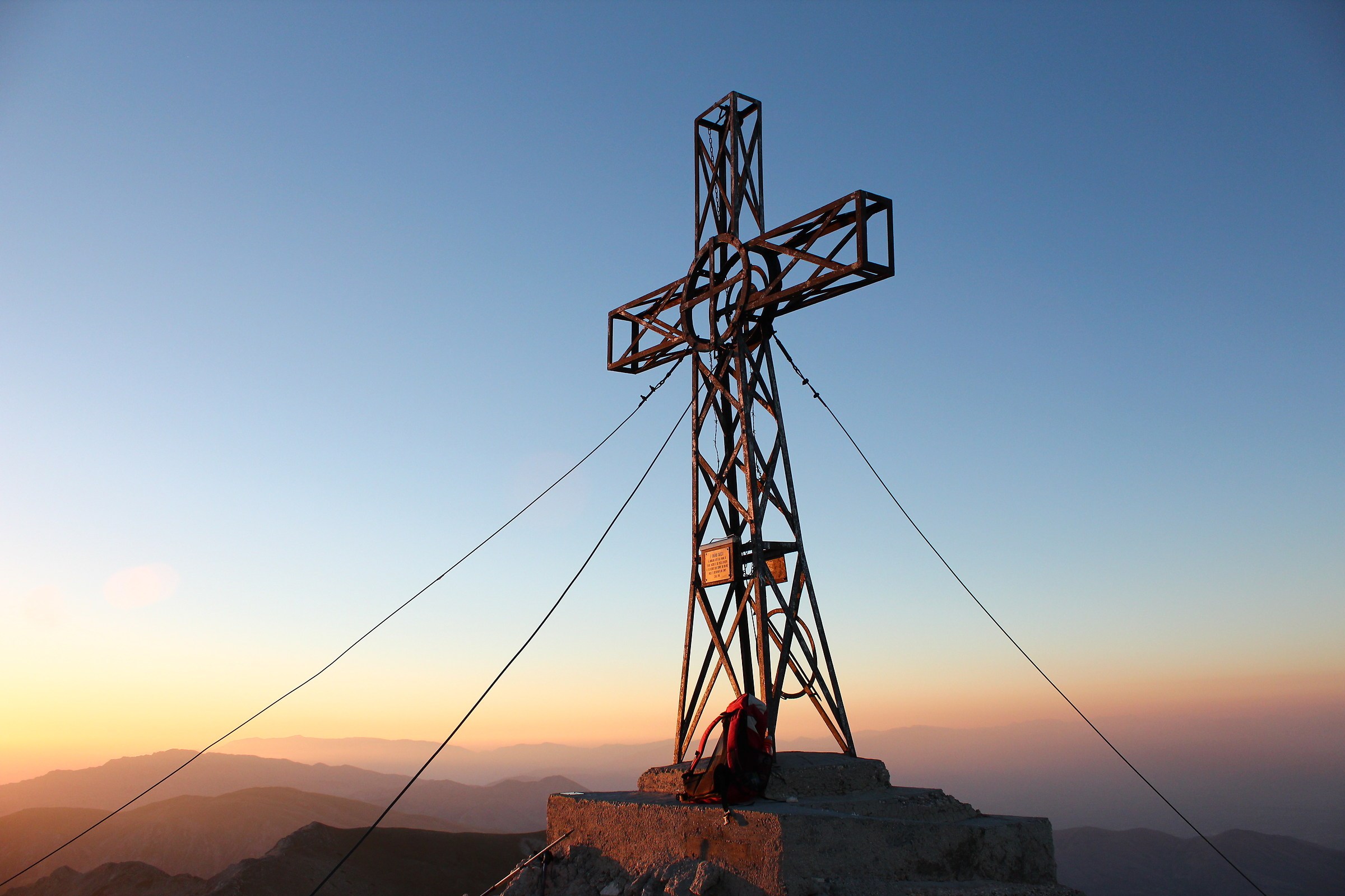 Alba sul Monte Velino - La Croce