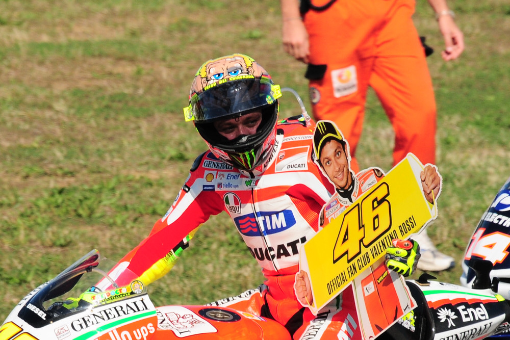 Rossi in festa