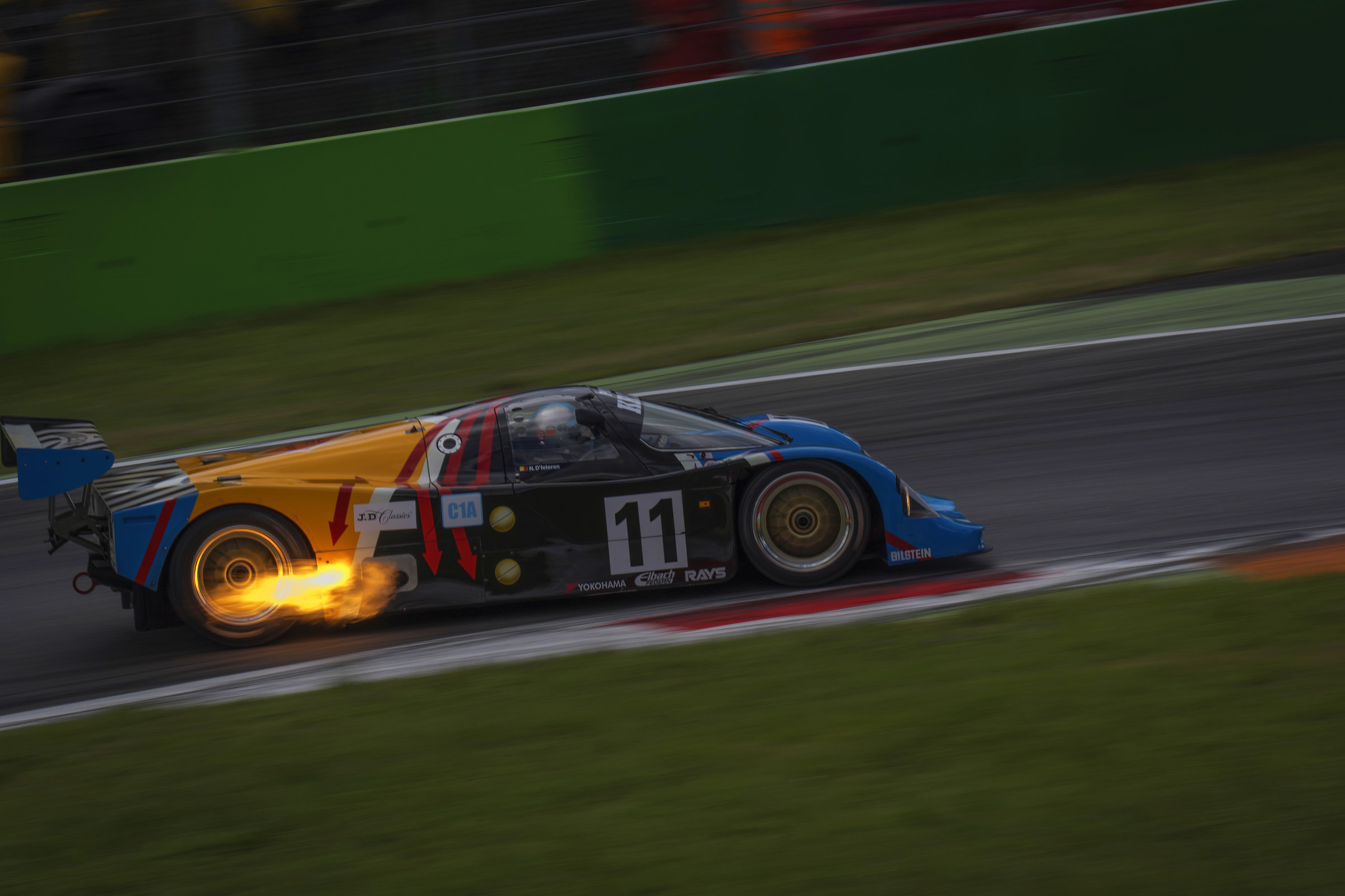 Porsche 962 spitting flames!
