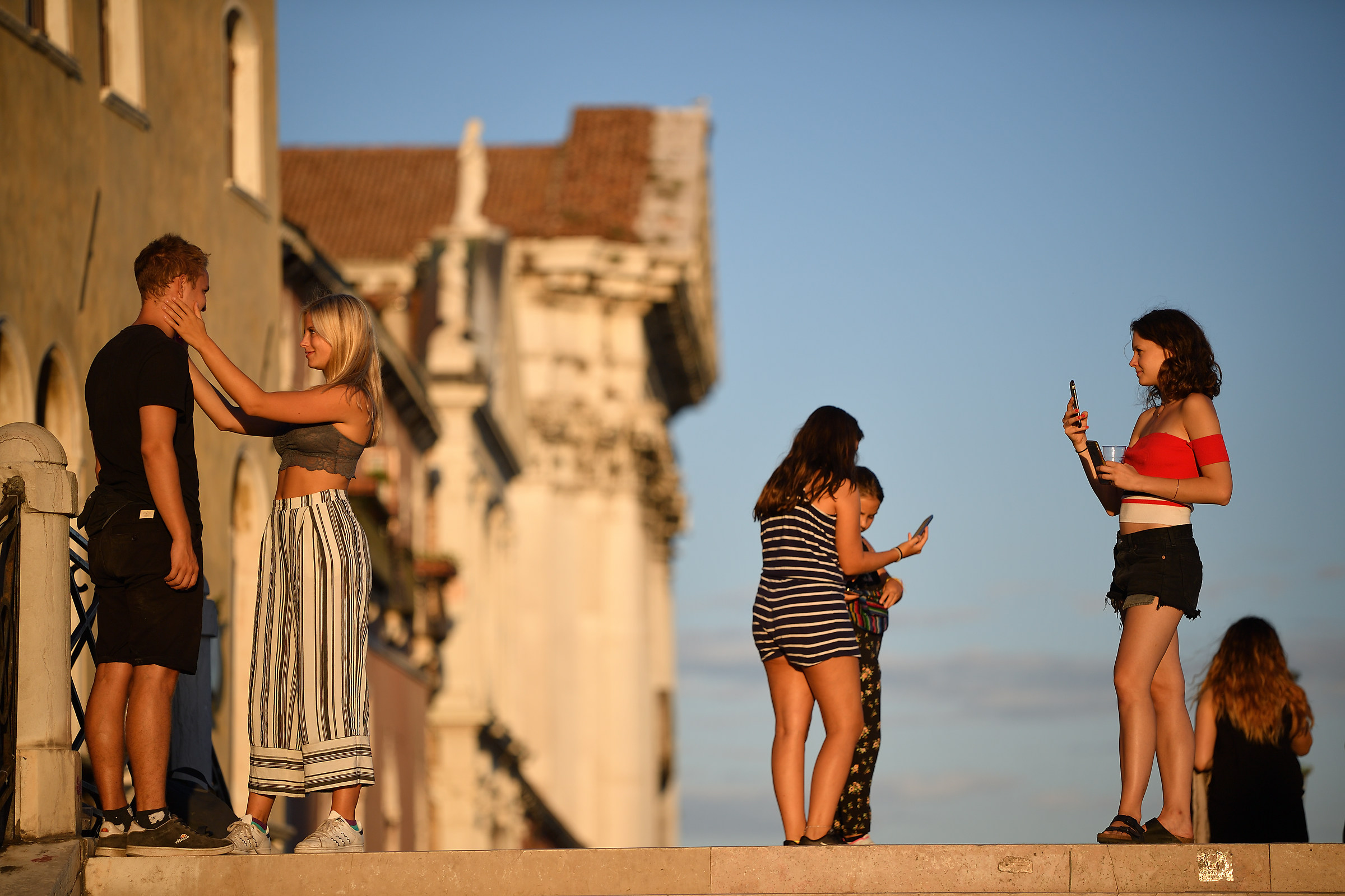 Familiar to the photo