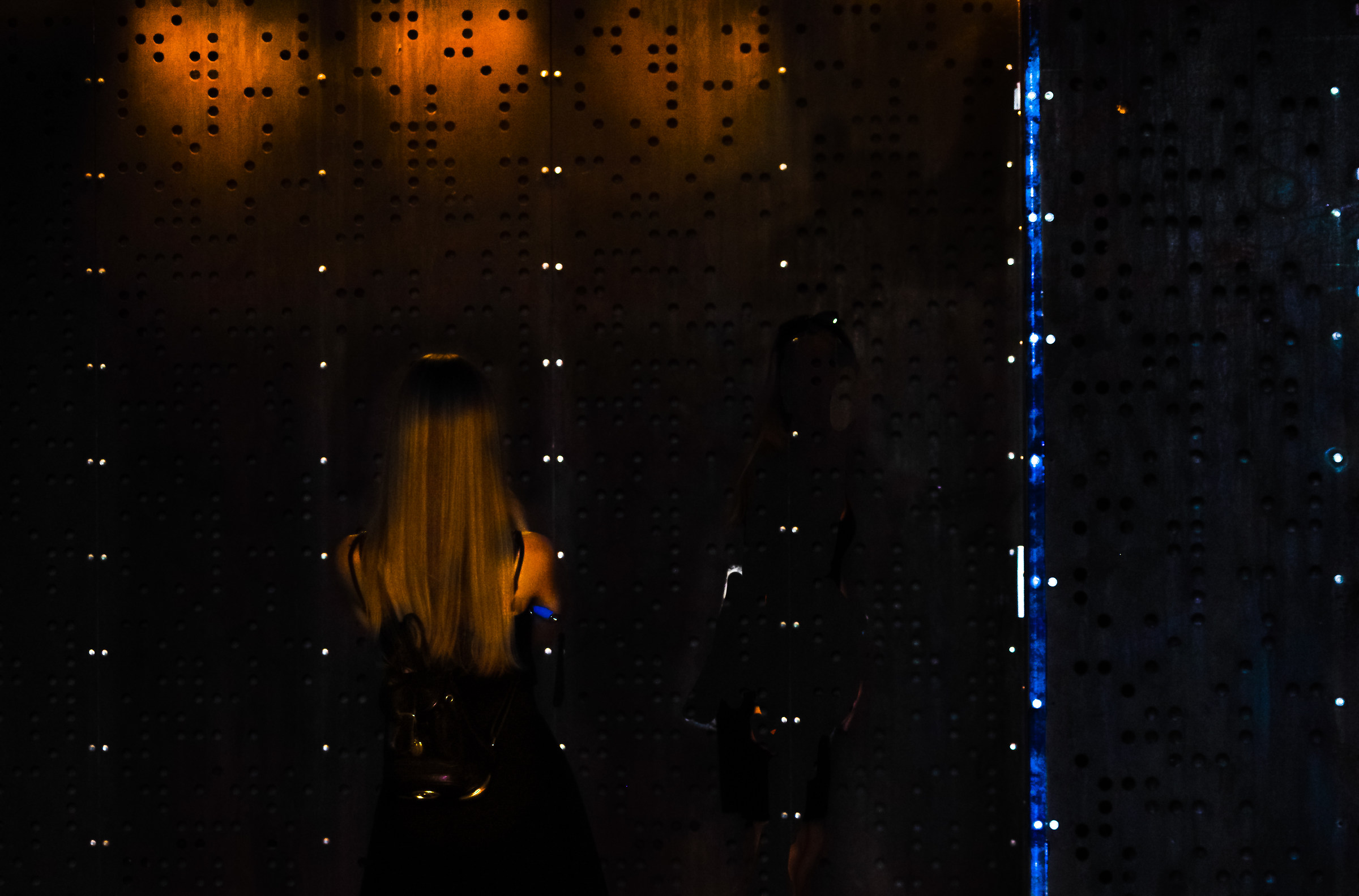 Diving into vectors of unfathomed singularities