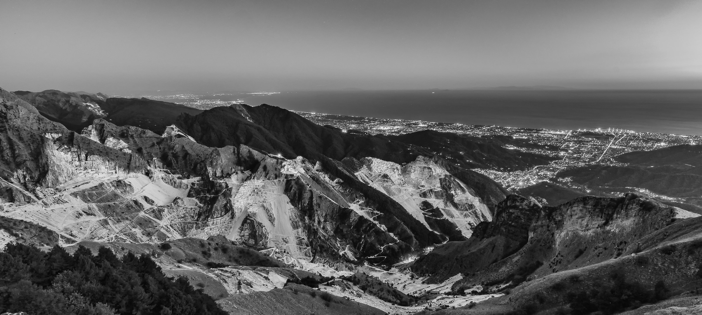 Marble quarries and Carrara harbor