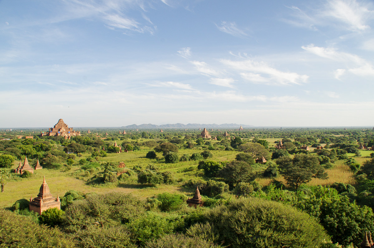 Bagan, temple valley