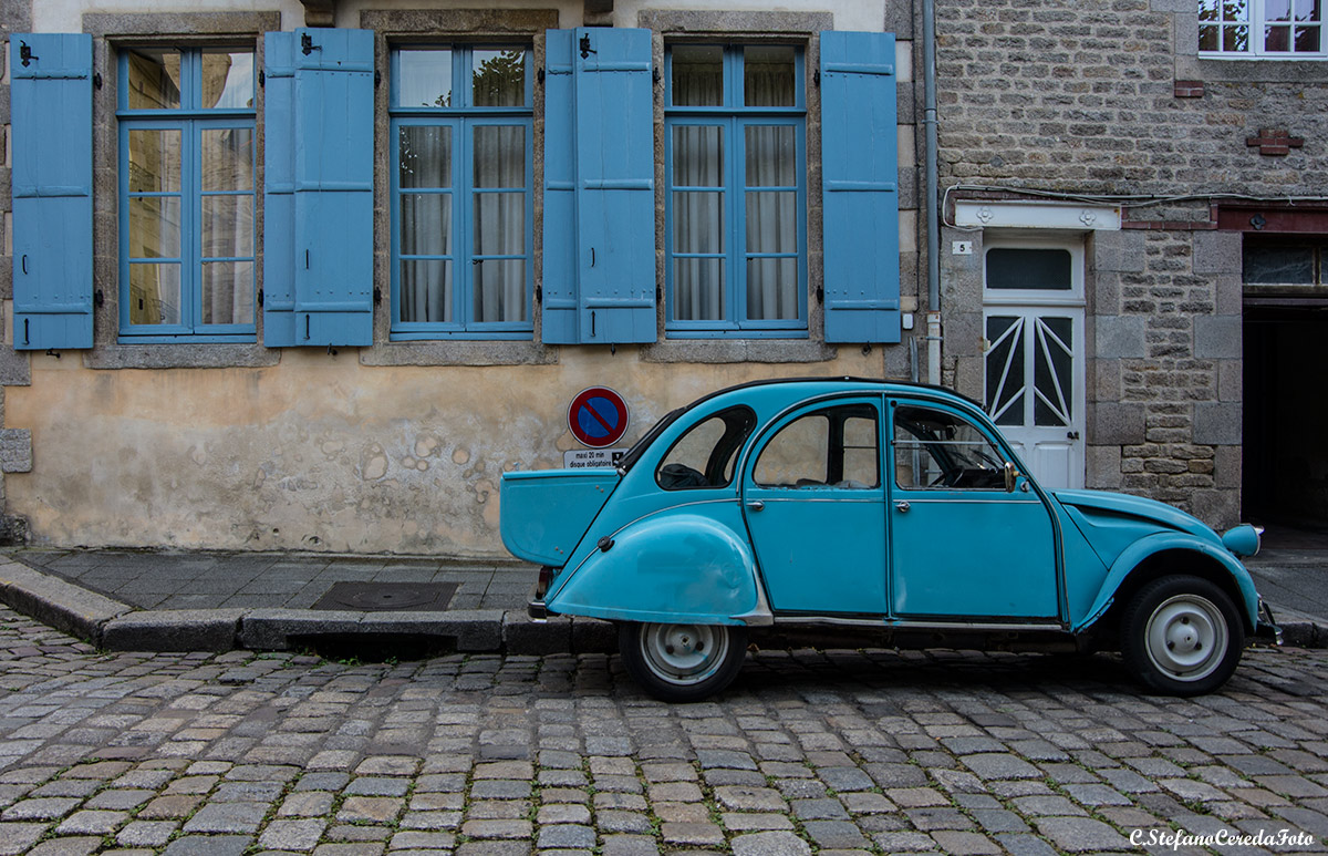 Chromatic coincidences