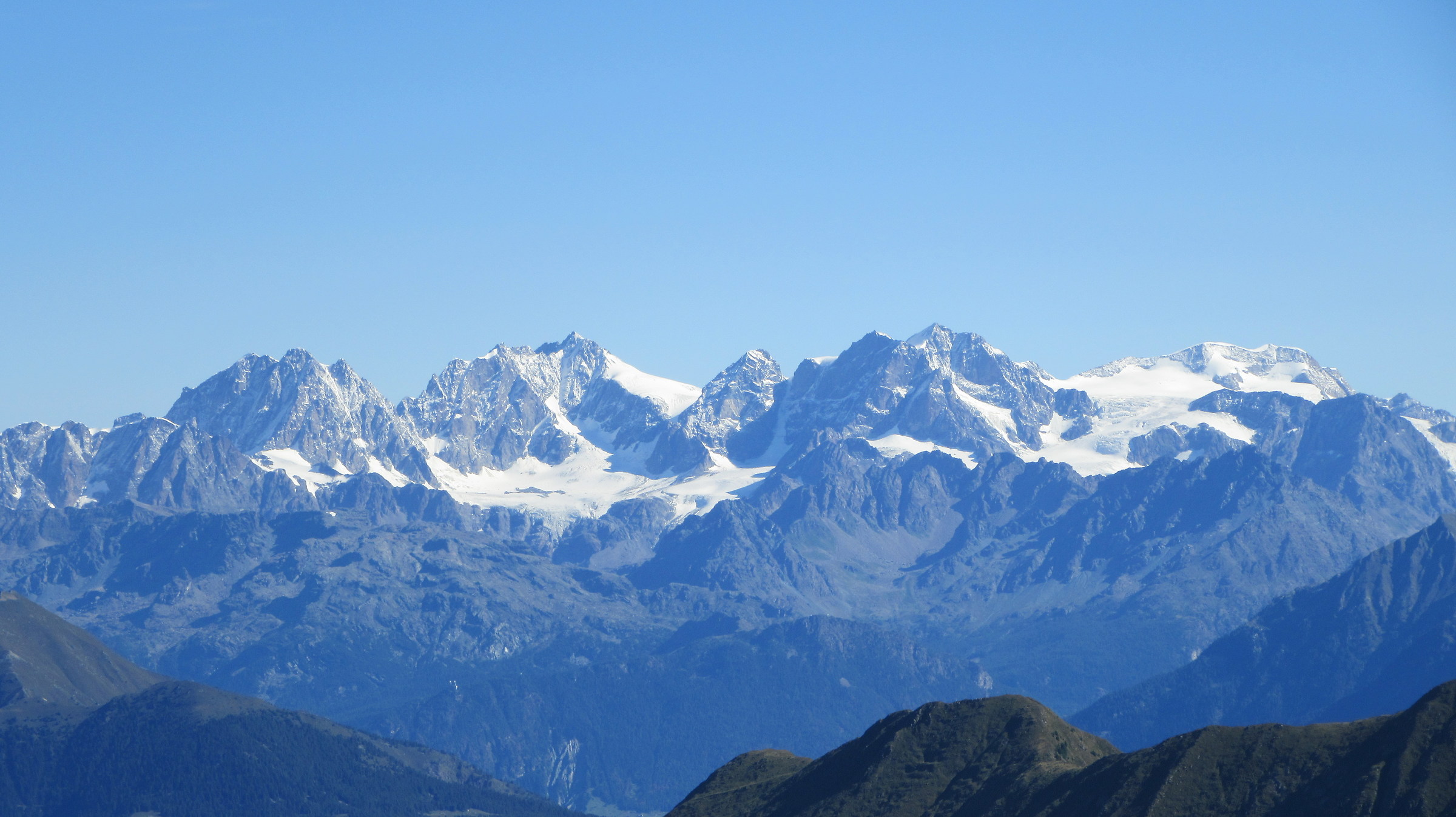 Gruppo del bernina dal monte toro