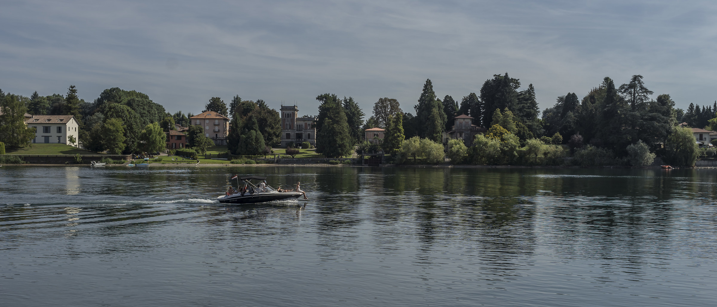 Riva piemontese dal lungofiume - Ferragosto 2017. 16:10