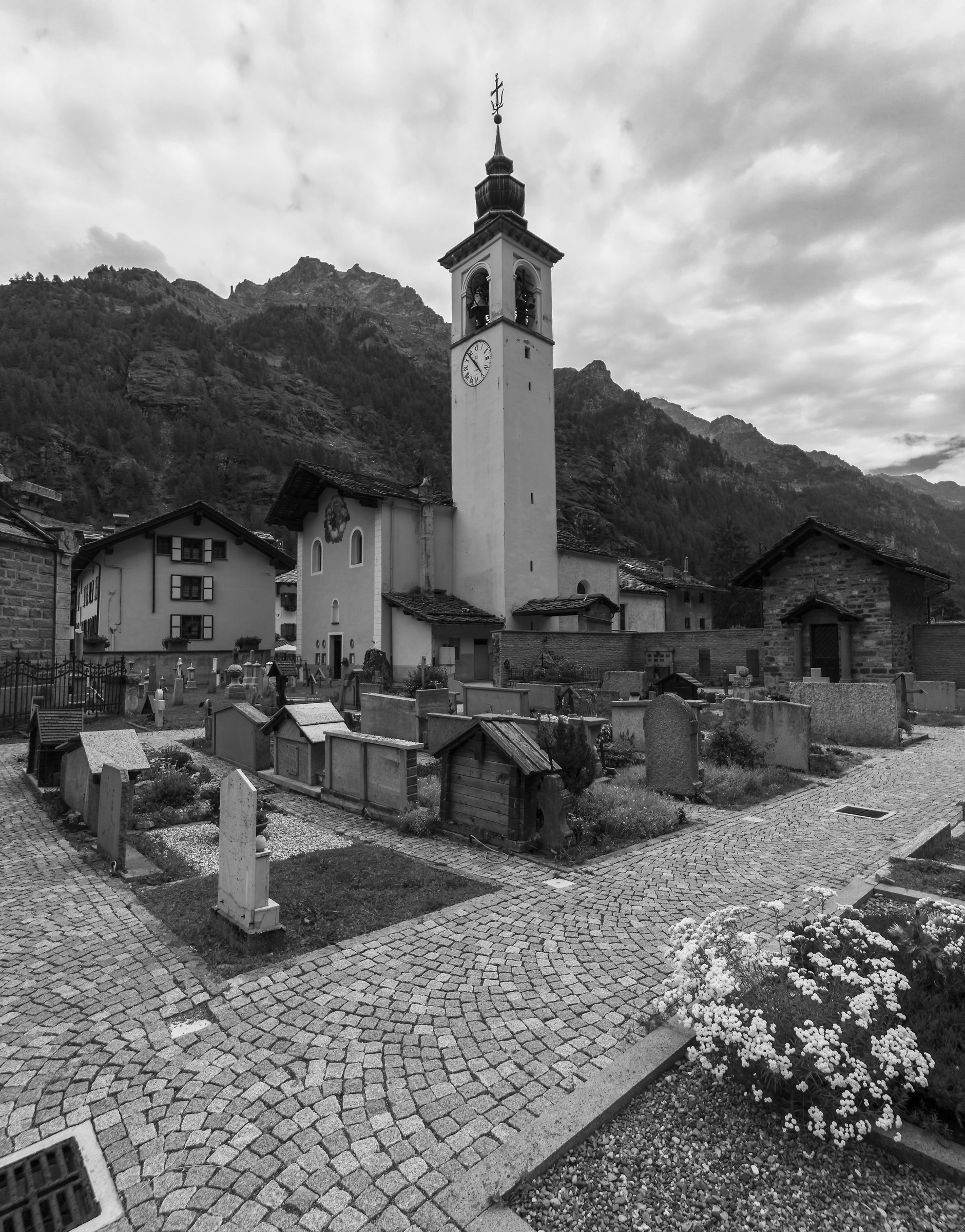 Gressoney-La-Trinité - Church of the Most Holy Trinit...