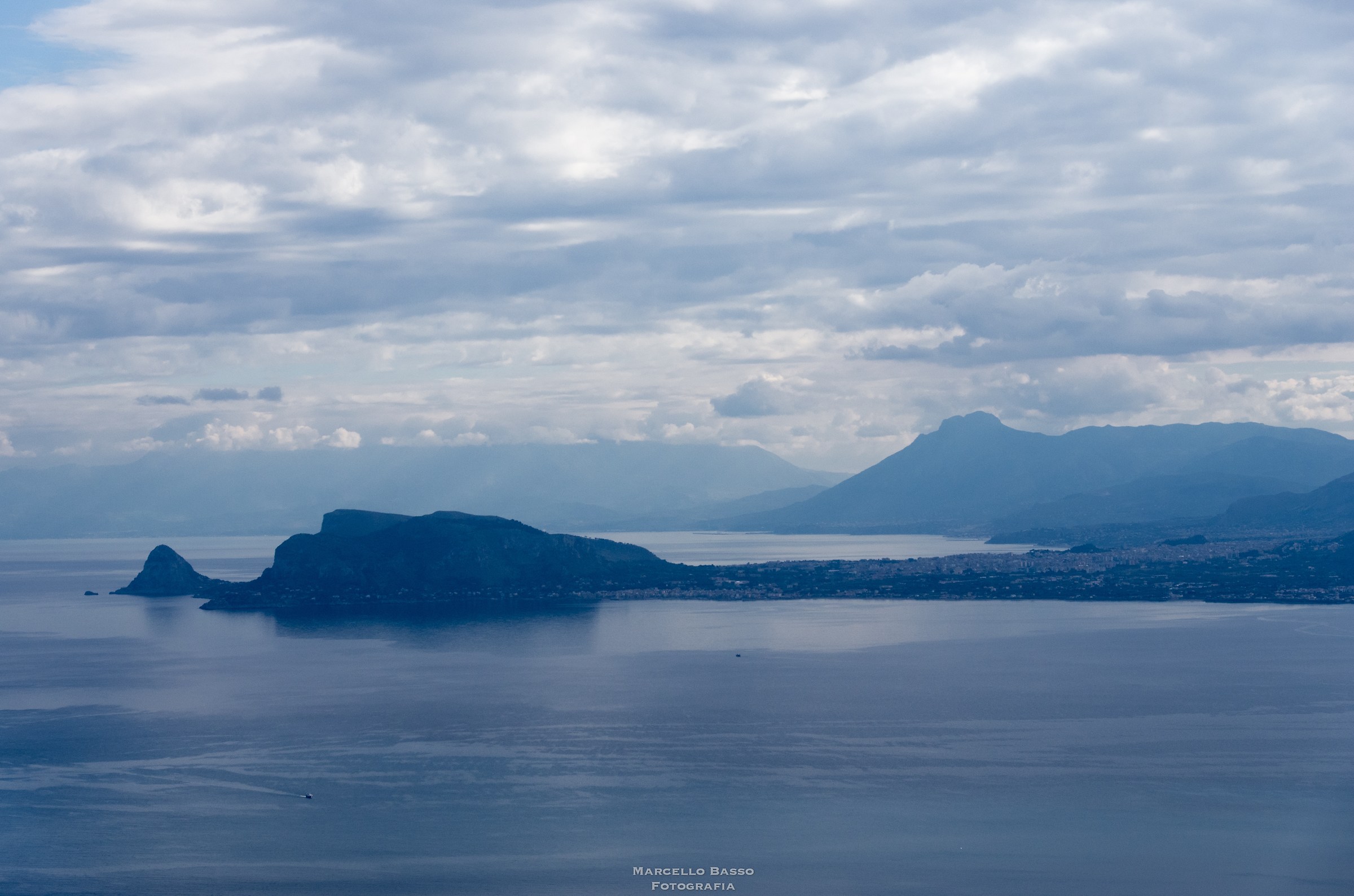 Nel blu dipinto di blu ...