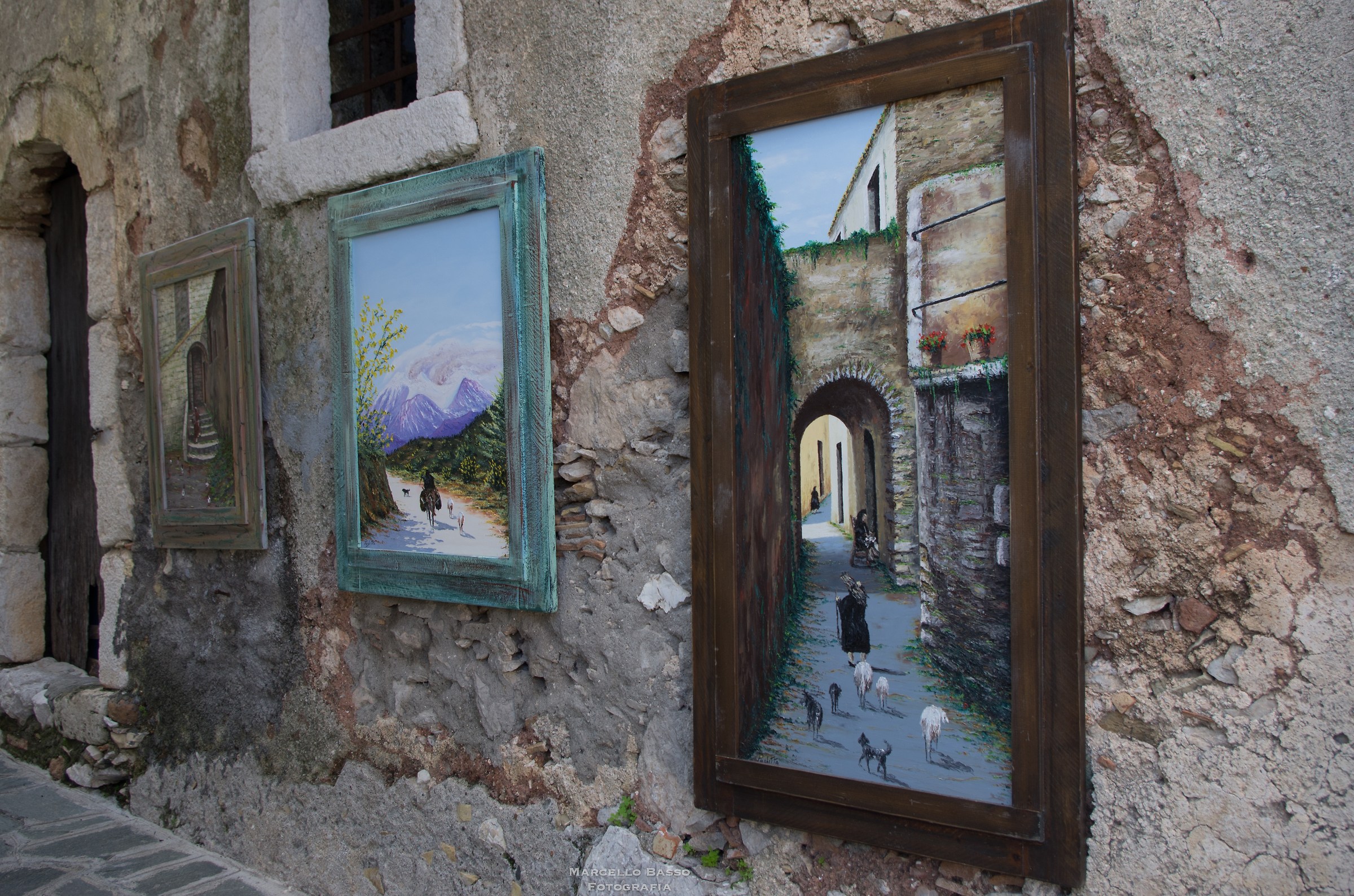 Pinacoteca .. village