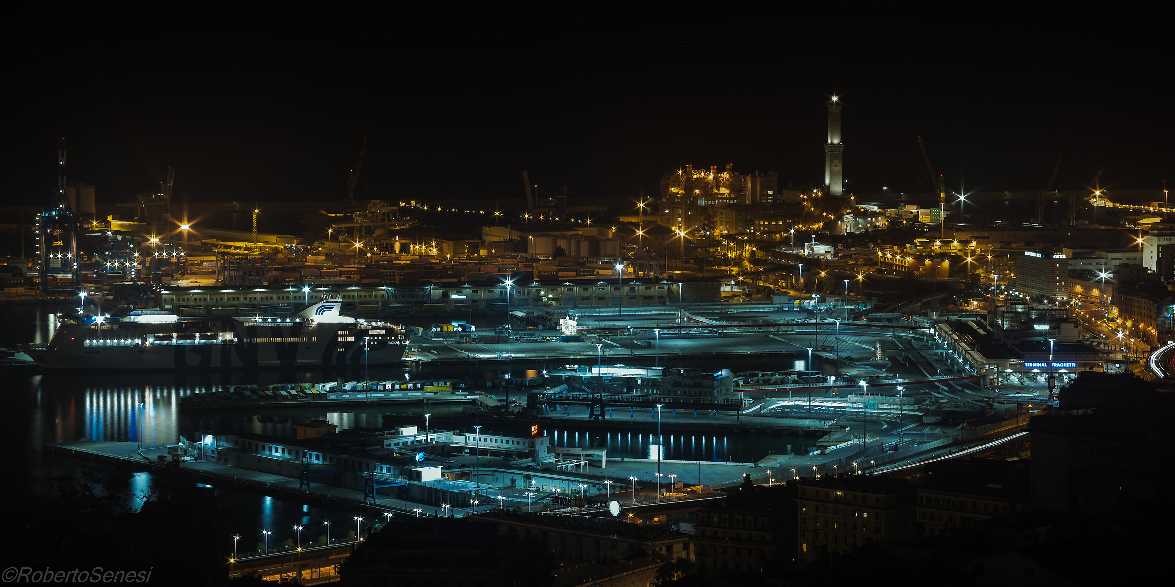 Genova di notte