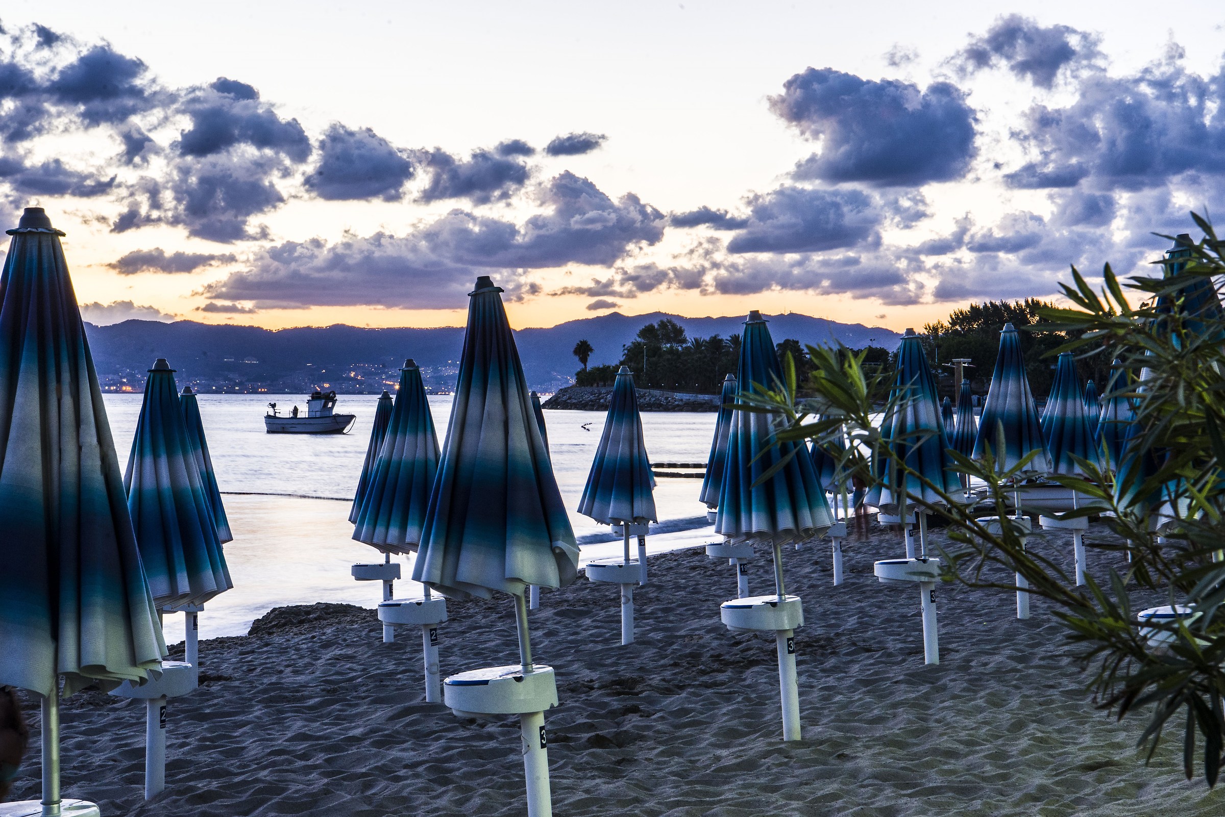 Beach at sunset (rc)