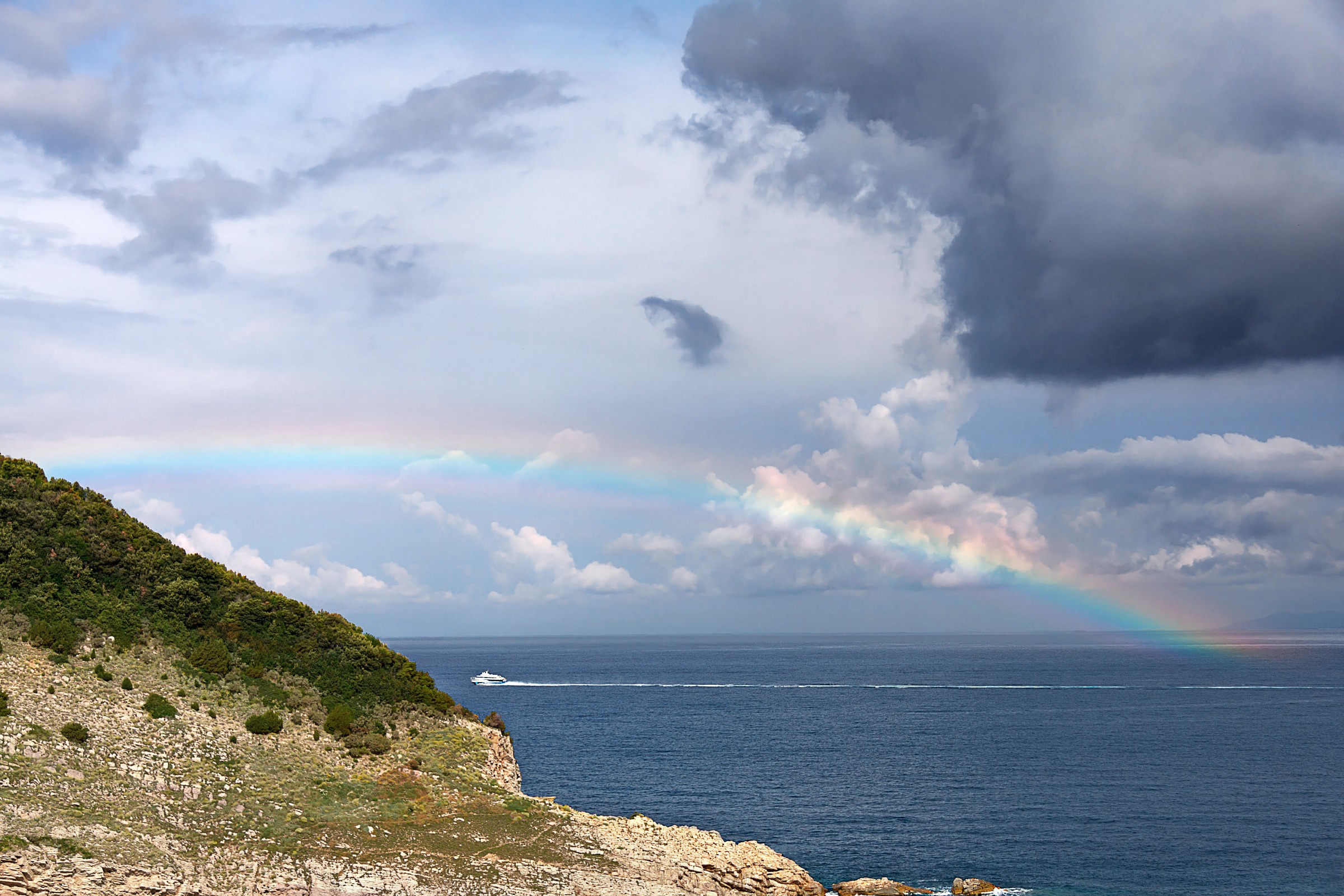 Arcobaleno sul mare