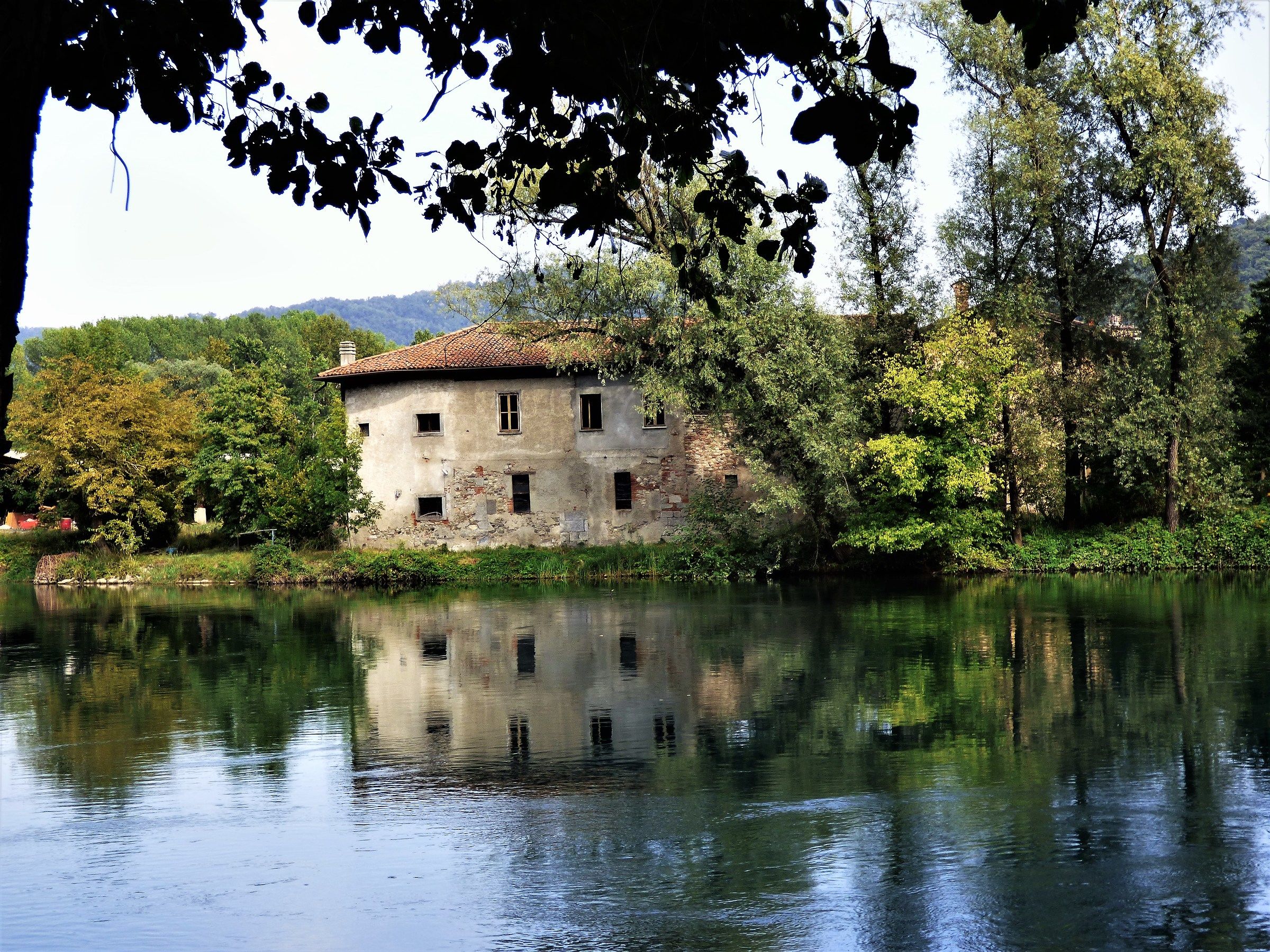 The old house on the river